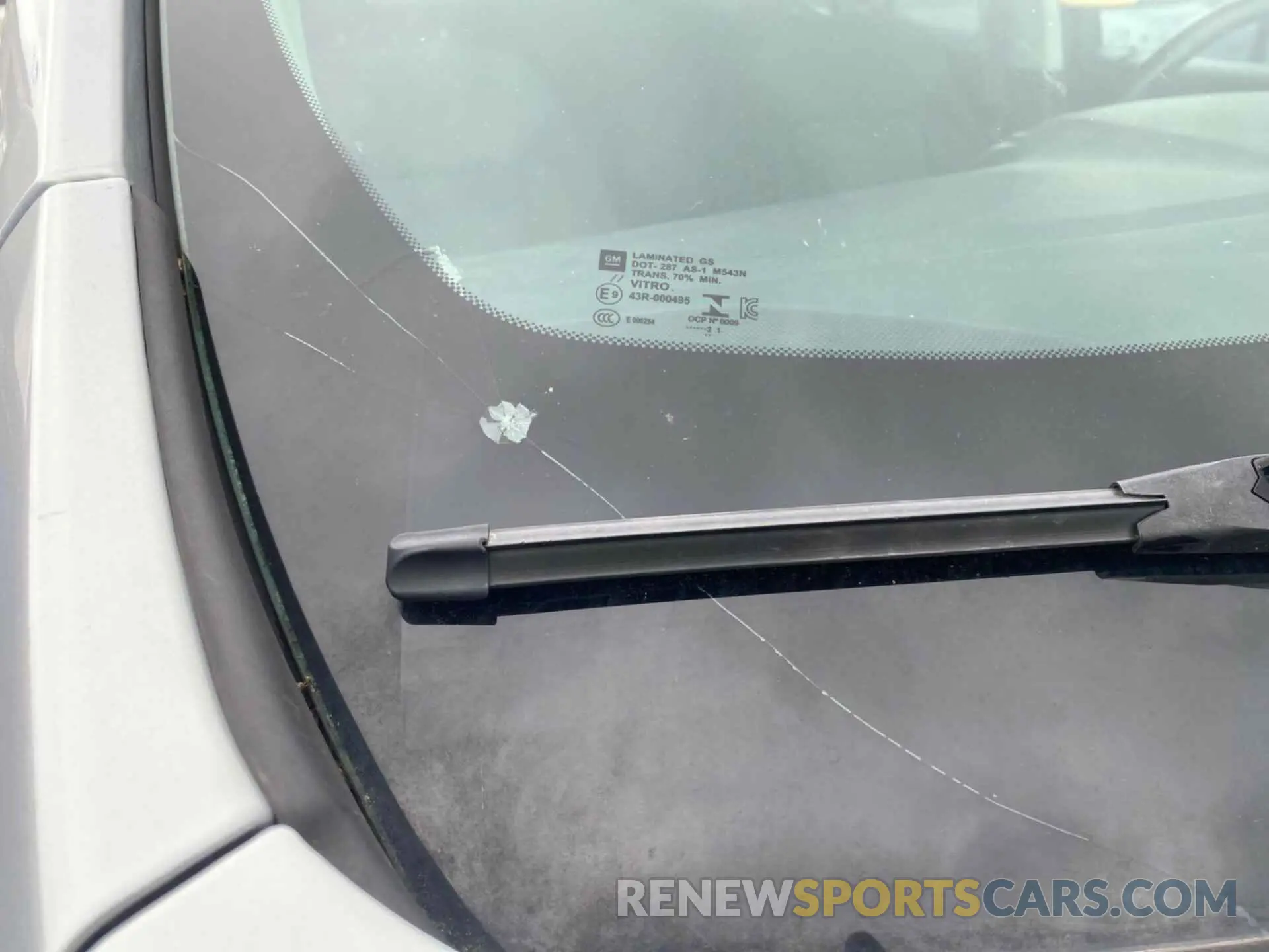 2 Photograph of a damaged car 1GNEVGKW1MJ167895 CHEVROLET TRAVERSE 2021