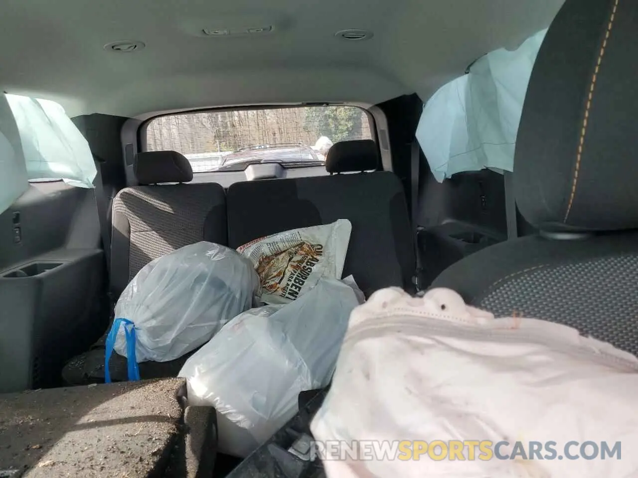 10 Photograph of a damaged car 1GNEVGKW1MJ170294 CHEVROLET TRAVERSE 2021