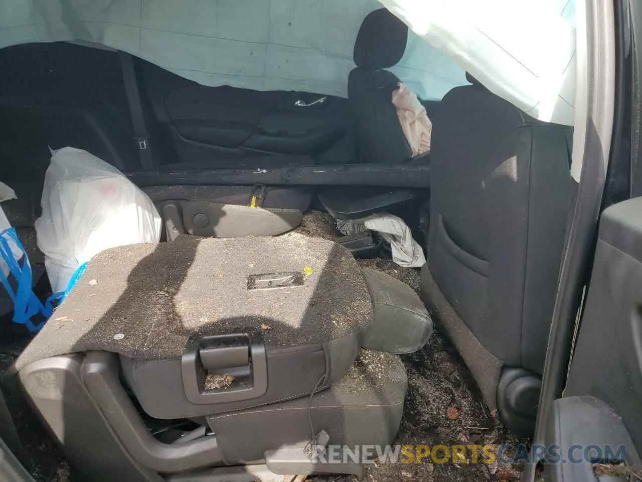 11 Photograph of a damaged car 1GNEVGKW1MJ170294 CHEVROLET TRAVERSE 2021