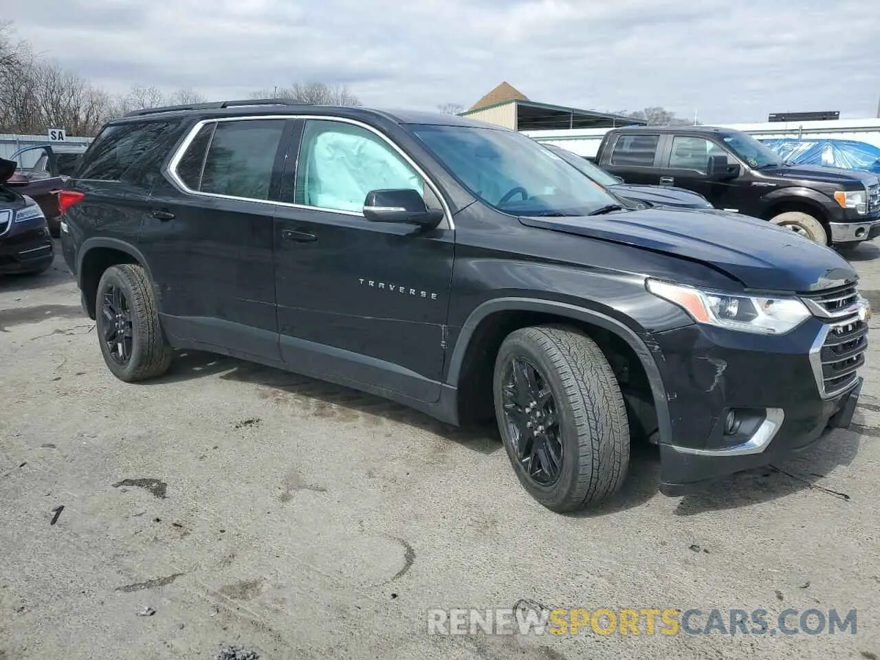 4 Photograph of a damaged car 1GNEVGKW1MJ170294 CHEVROLET TRAVERSE 2021