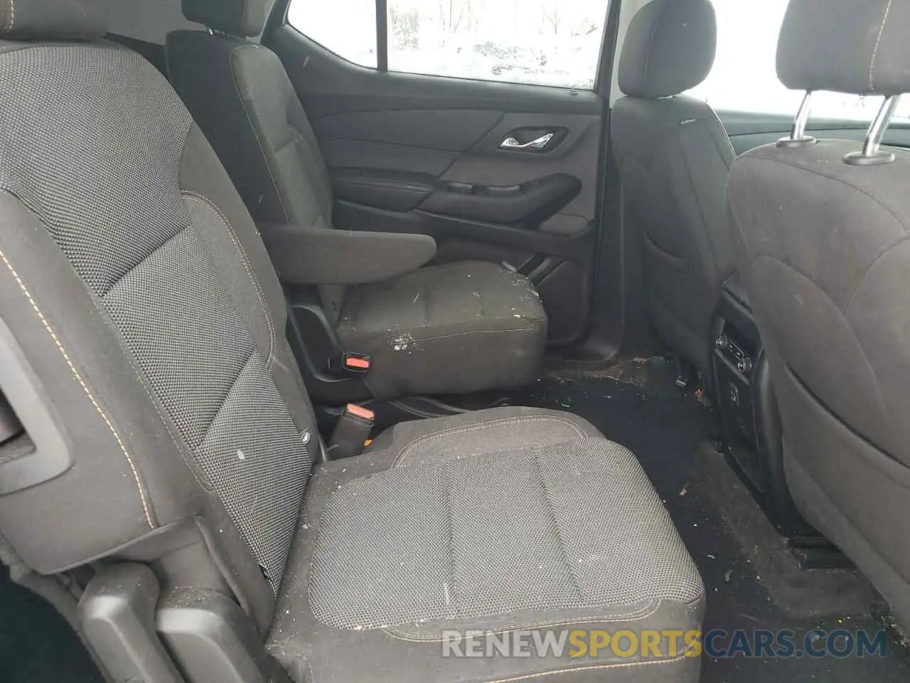 11 Photograph of a damaged car 1GNEVGKW2MJ112825 CHEVROLET TRAVERSE 2021