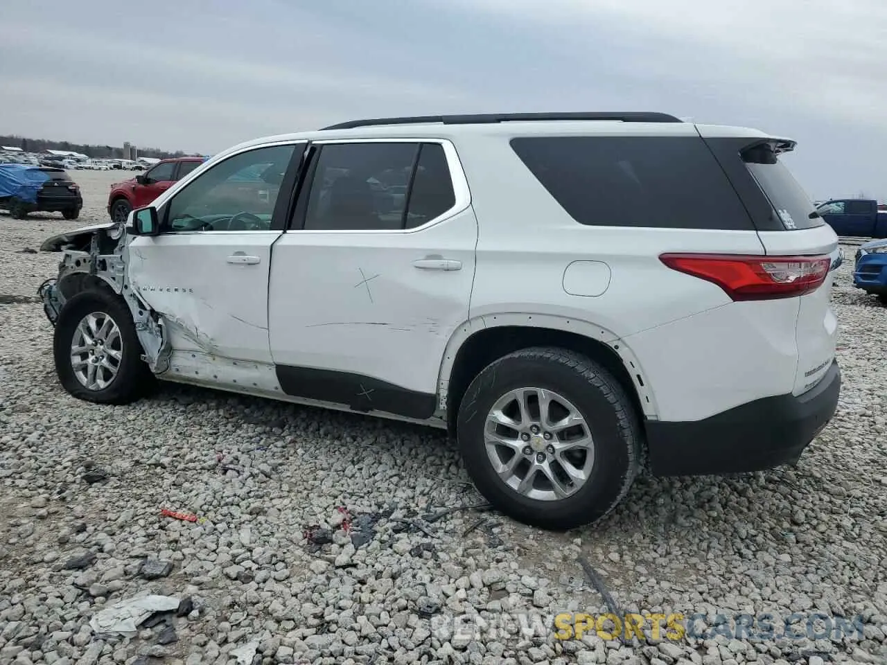2 Photograph of a damaged car 1GNEVGKW3MJ135420 CHEVROLET TRAVERSE 2021