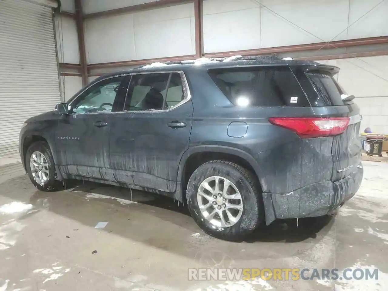 2 Photograph of a damaged car 1GNEVGKW3MJ135904 CHEVROLET TRAVERSE 2021