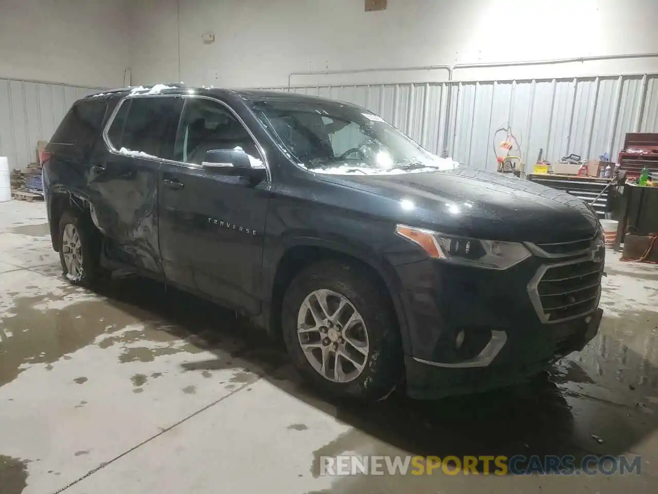 4 Photograph of a damaged car 1GNEVGKW3MJ135904 CHEVROLET TRAVERSE 2021