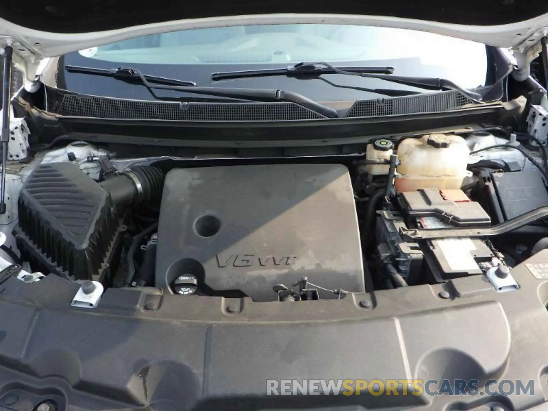 8 Photograph of a damaged car 1GNEVGKW4MJ158687 CHEVROLET TRAVERSE 2021