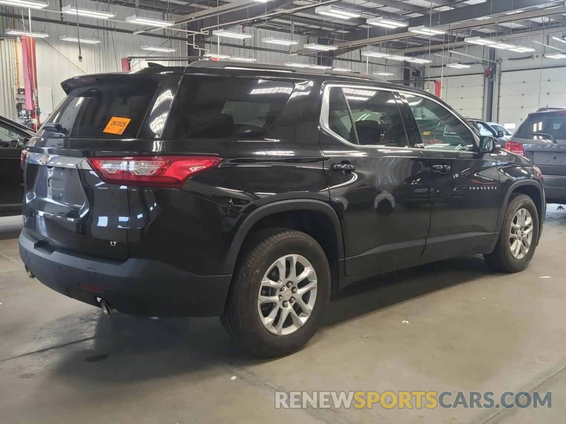 1 Photograph of a damaged car 1GNEVGKW5MJ188717 CHEVROLET TRAVERSE 2021