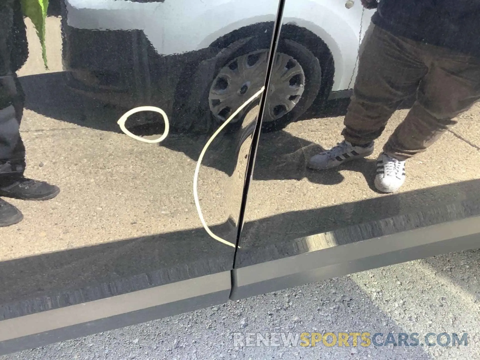 18 Photograph of a damaged car 1GNEVGKW5MJ188717 CHEVROLET TRAVERSE 2021