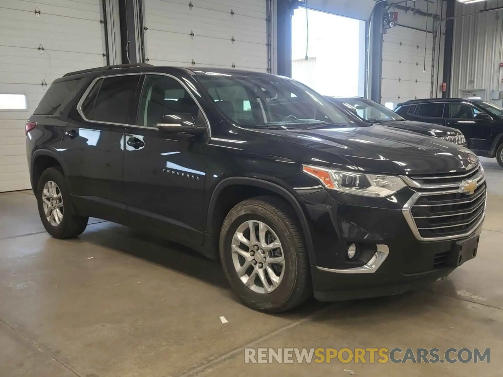 27 Photograph of a damaged car 1GNEVGKW5MJ188717 CHEVROLET TRAVERSE 2021
