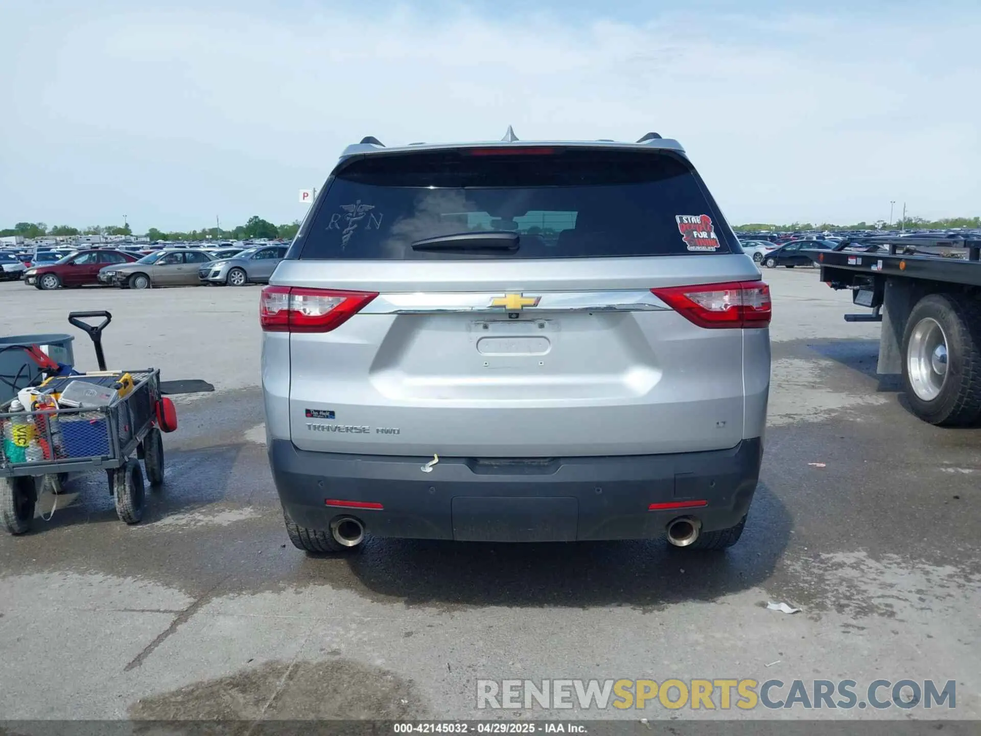 15 Photograph of a damaged car 1GNEVGKW6MJ162515 CHEVROLET TRAVERSE 2021