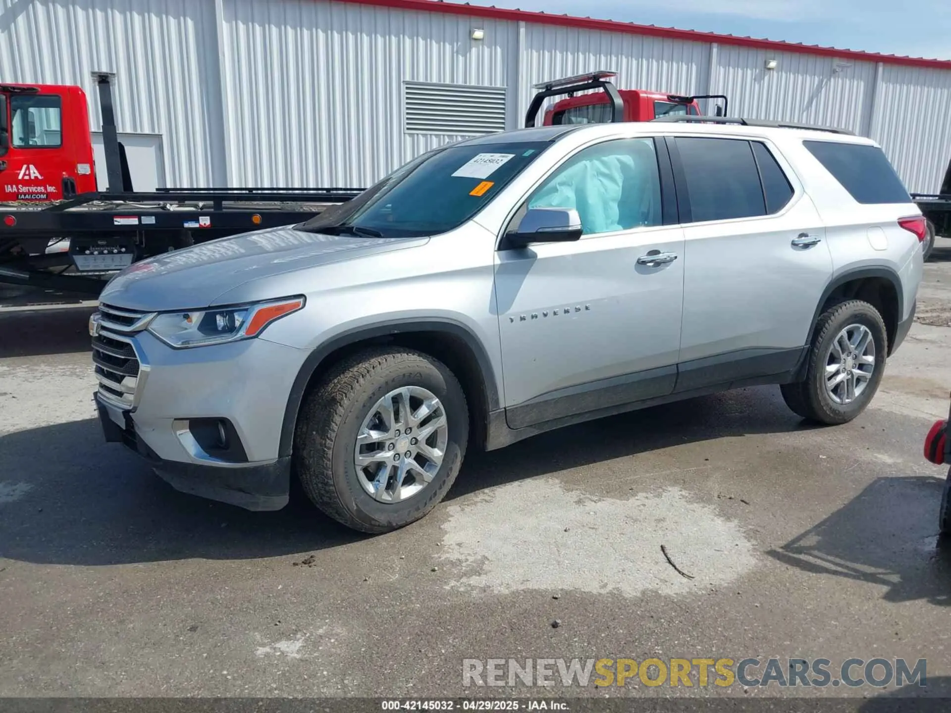2 Photograph of a damaged car 1GNEVGKW6MJ162515 CHEVROLET TRAVERSE 2021