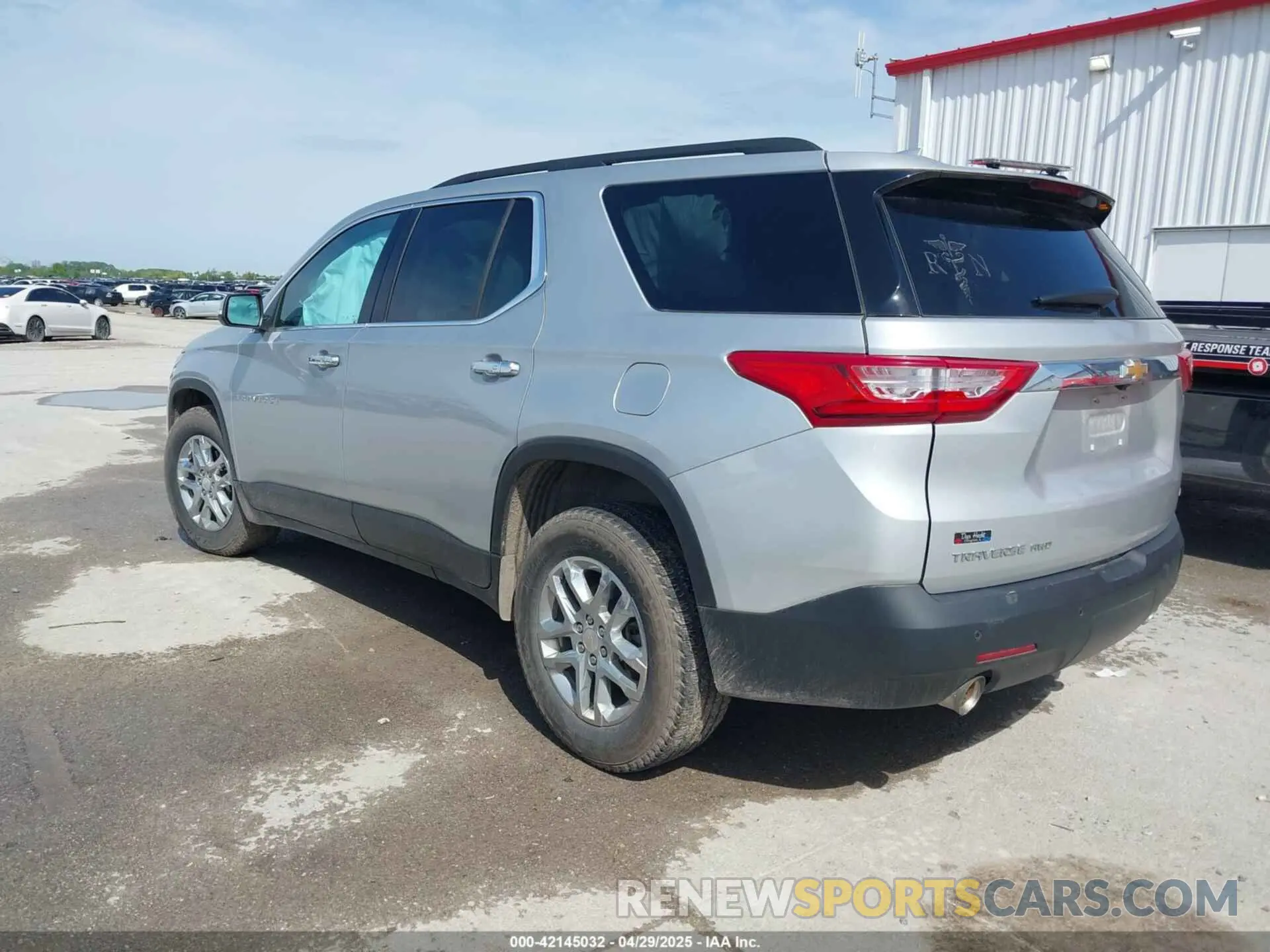 3 Photograph of a damaged car 1GNEVGKW6MJ162515 CHEVROLET TRAVERSE 2021