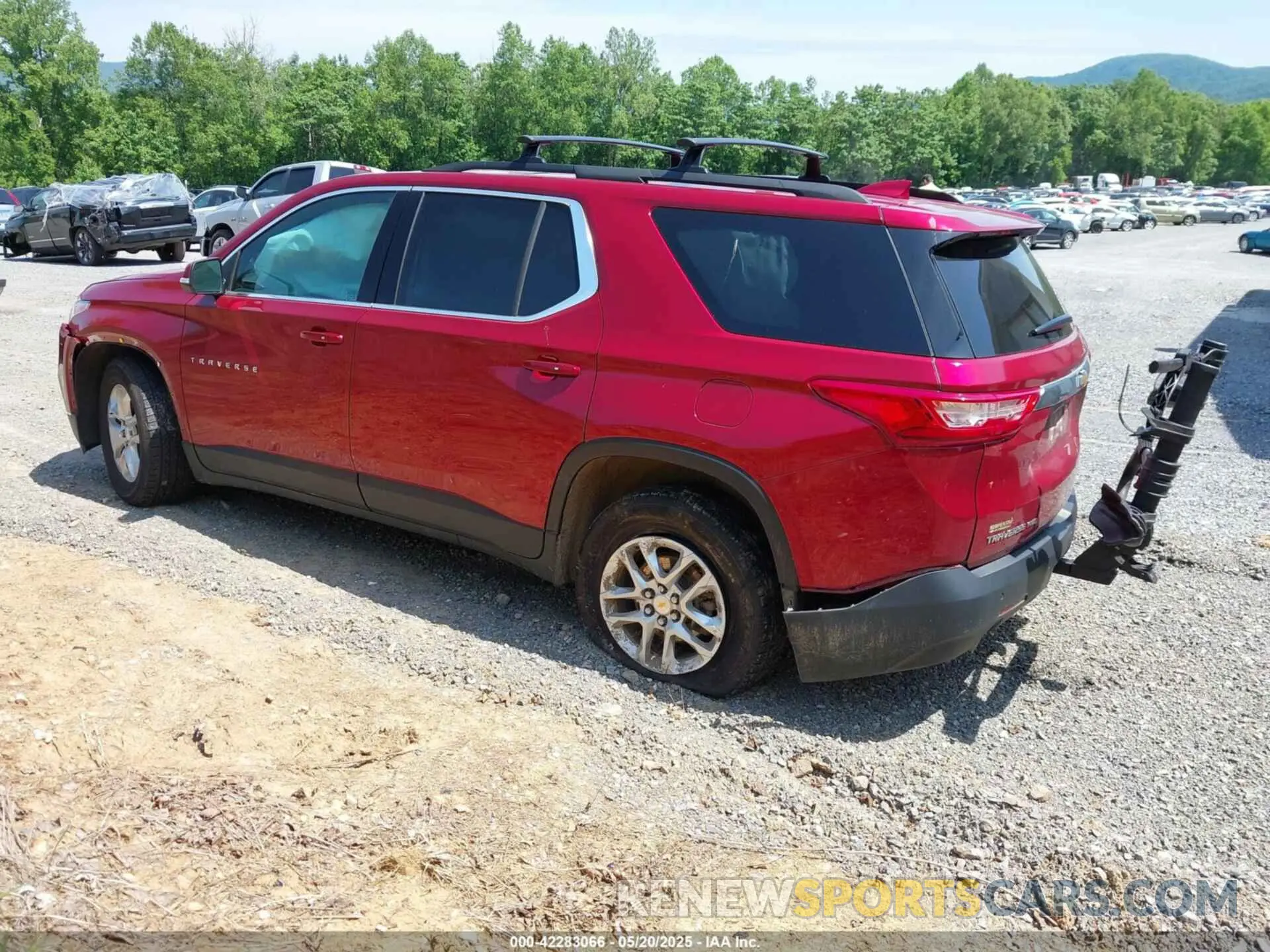 3 Photograph of a damaged car 1GNEVGKW7MJ171854 CHEVROLET TRAVERSE 2021