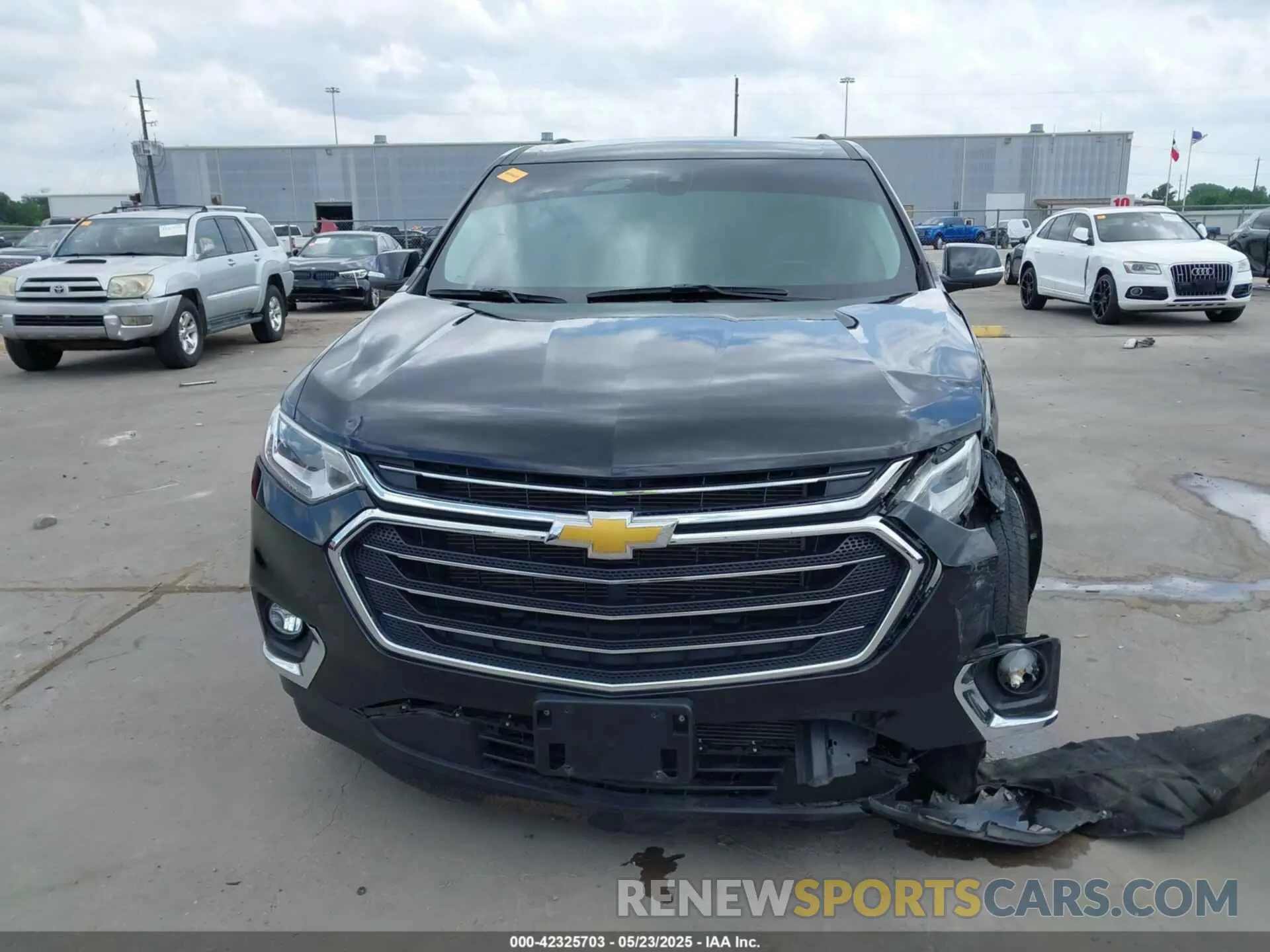 12 Photograph of a damaged car 1GNEVGKW7MJ257553 CHEVROLET TRAVERSE 2021