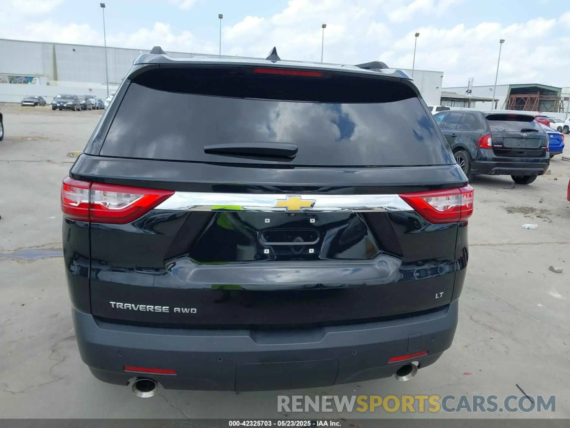 16 Photograph of a damaged car 1GNEVGKW7MJ257553 CHEVROLET TRAVERSE 2021