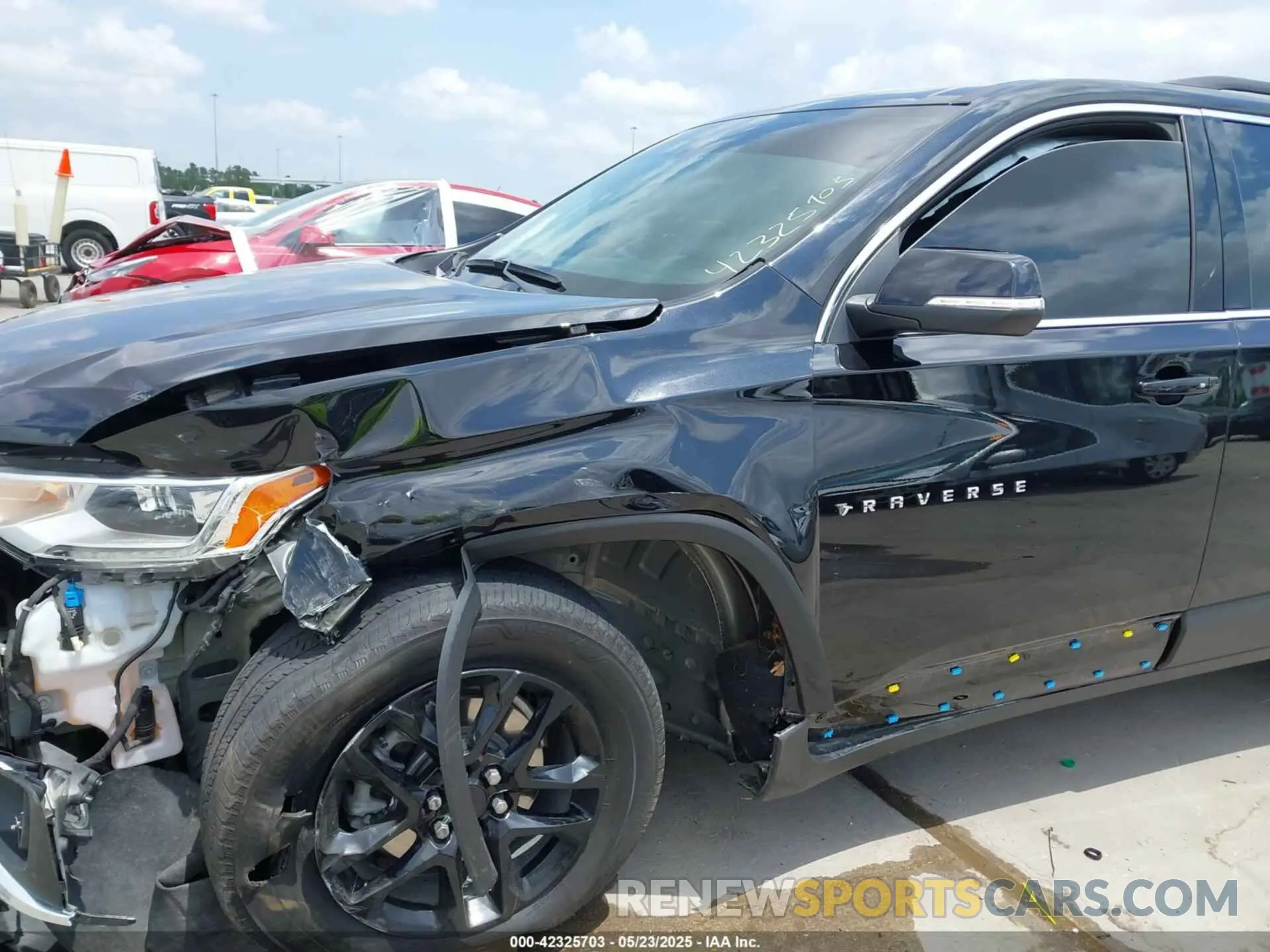 6 Photograph of a damaged car 1GNEVGKW7MJ257553 CHEVROLET TRAVERSE 2021