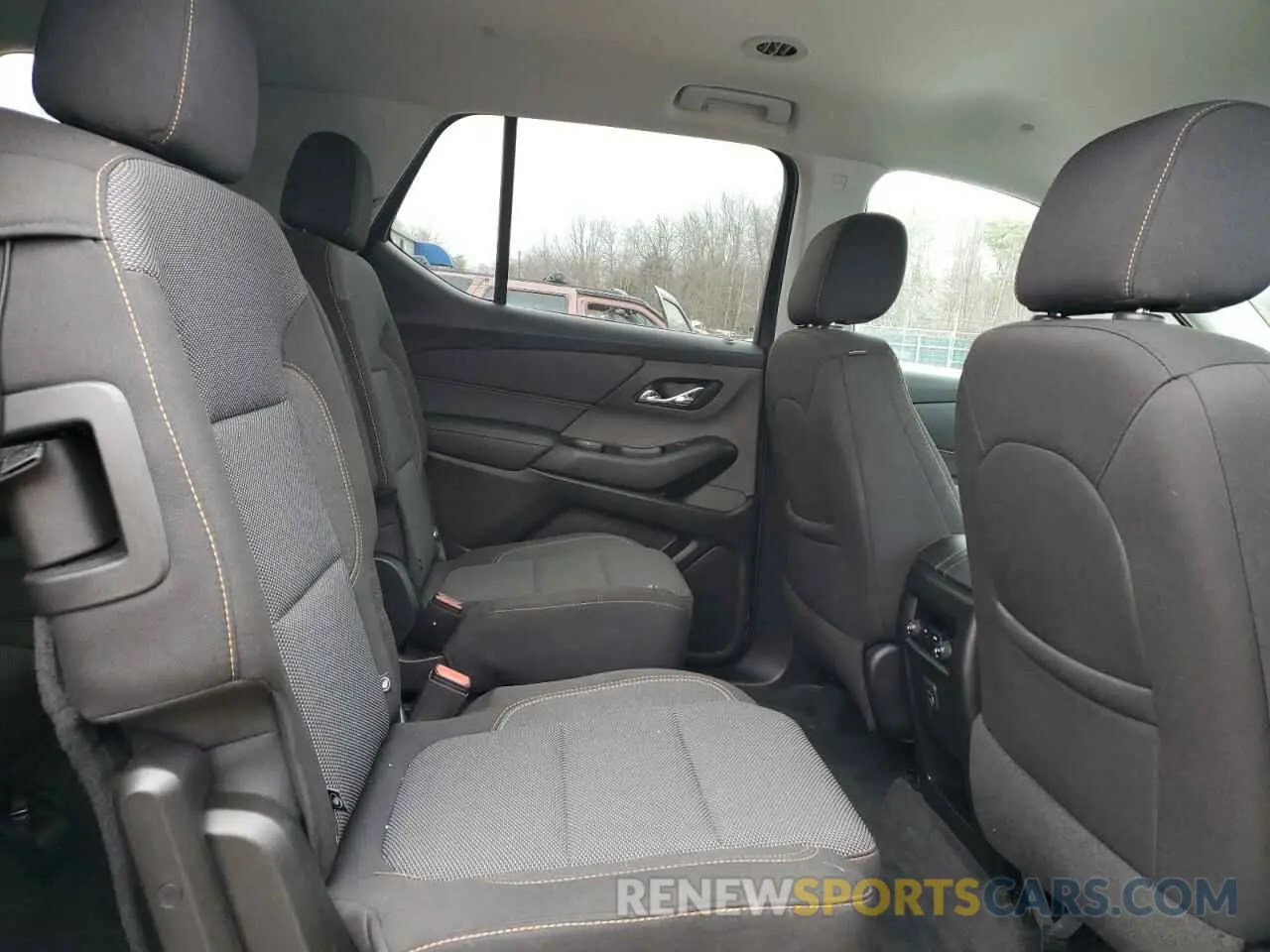 11 Photograph of a damaged car 1GNEVGKW8MJ113283 CHEVROLET TRAVERSE 2021