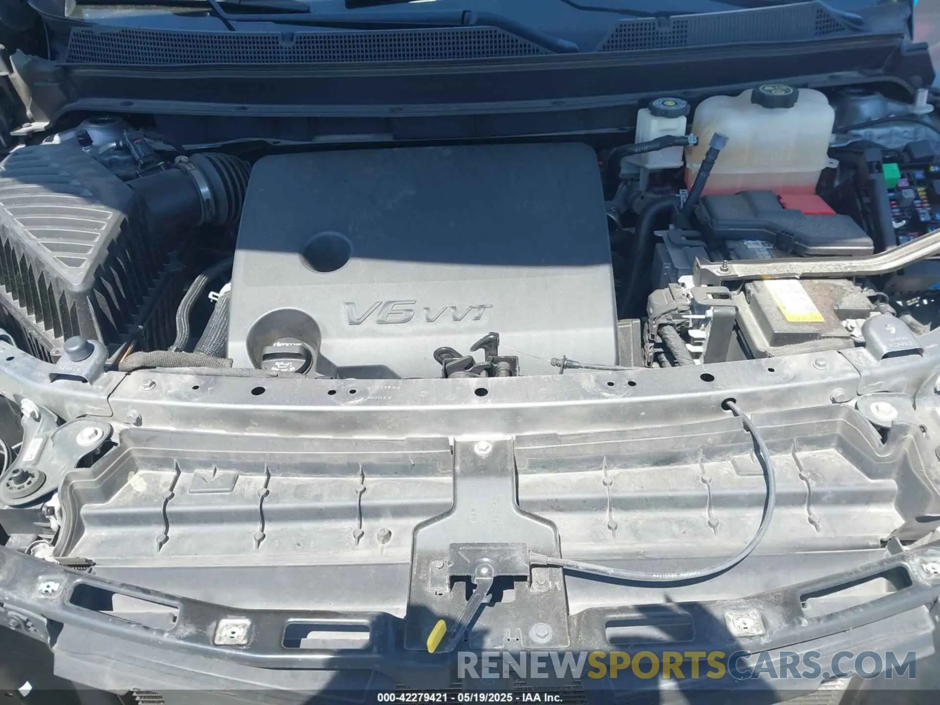 10 Photograph of a damaged car 1GNEVGKW8MJ193233 CHEVROLET TRAVERSE 2021