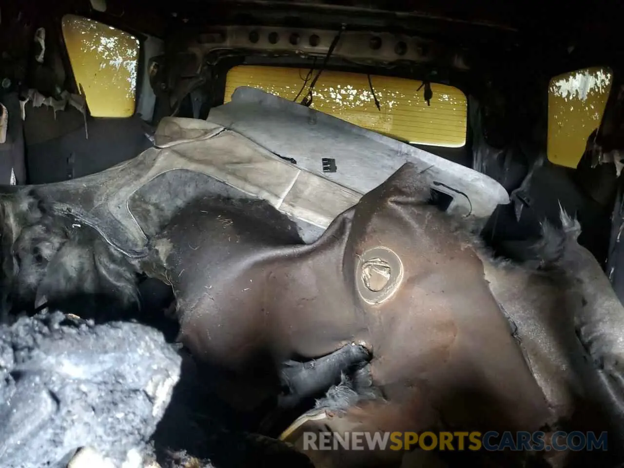 10 Photograph of a damaged car 1GNEVGKW9MJ105094 CHEVROLET TRAVERSE 2021