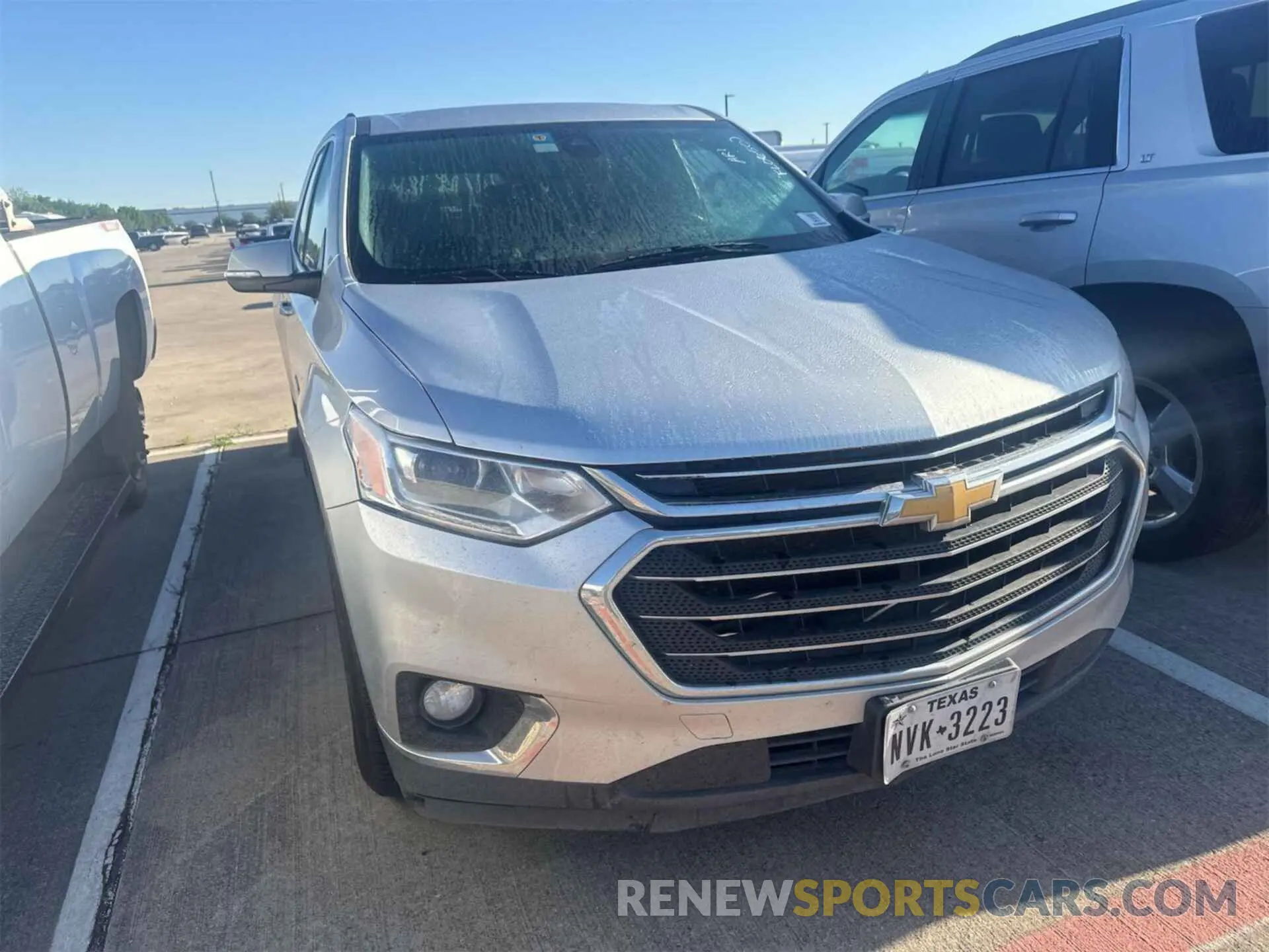 16 Photograph of a damaged car 1GNEVHKW0MJ167781 CHEVROLET TRAVERSE 2021