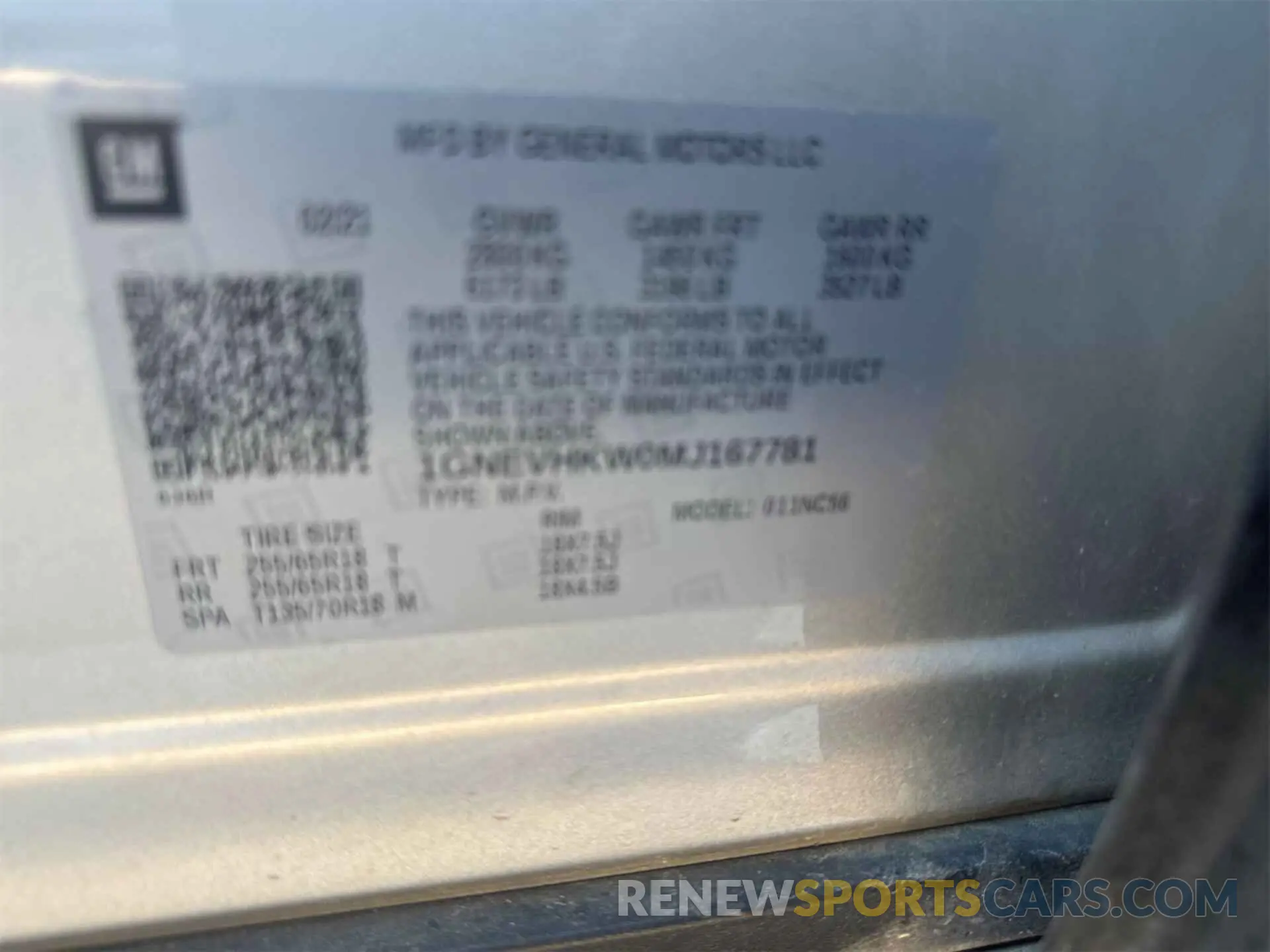 18 Photograph of a damaged car 1GNEVHKW0MJ167781 CHEVROLET TRAVERSE 2021