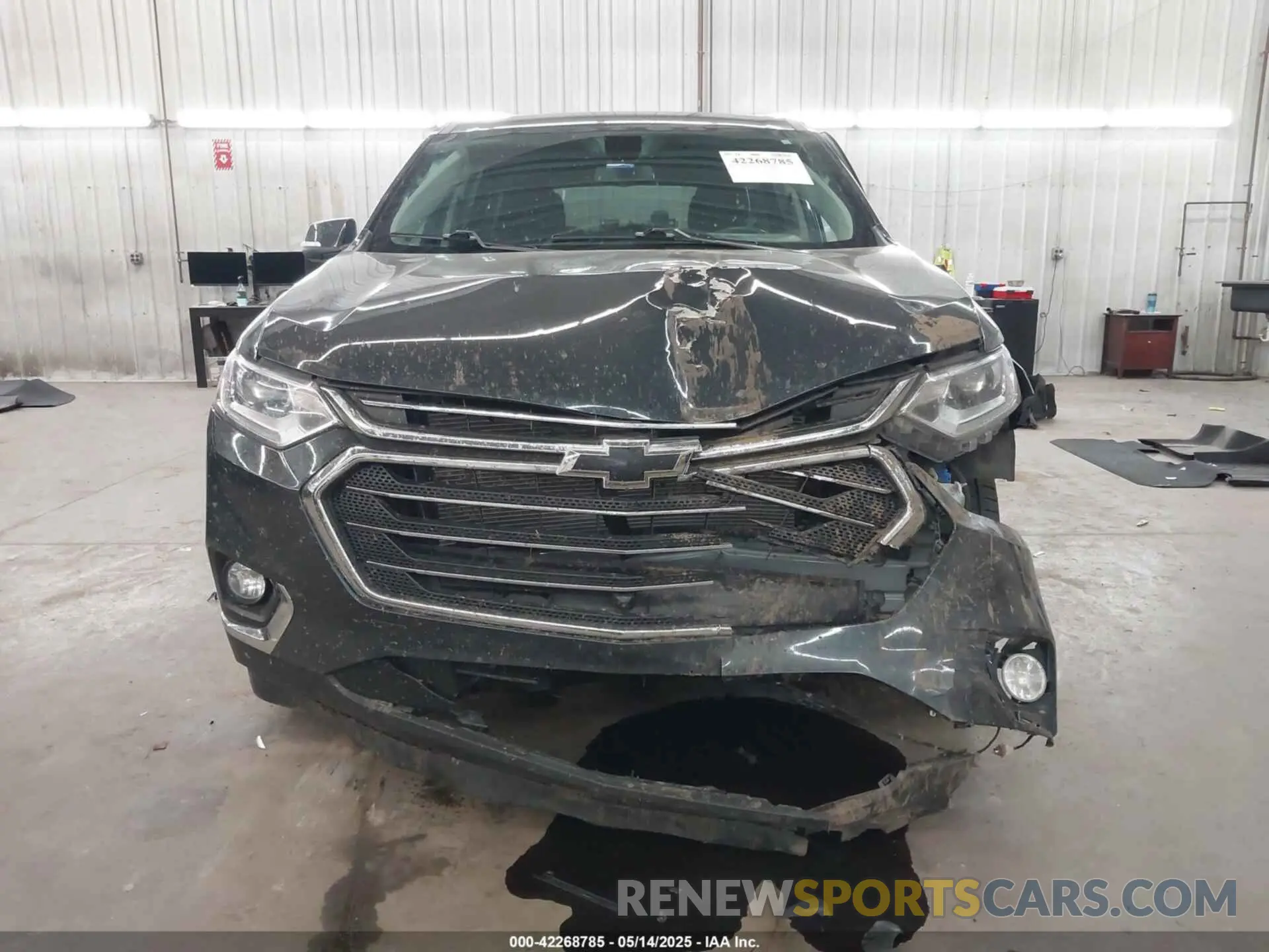 13 Photograph of a damaged car 1GNEVHKW1MJ124681 CHEVROLET TRAVERSE 2021