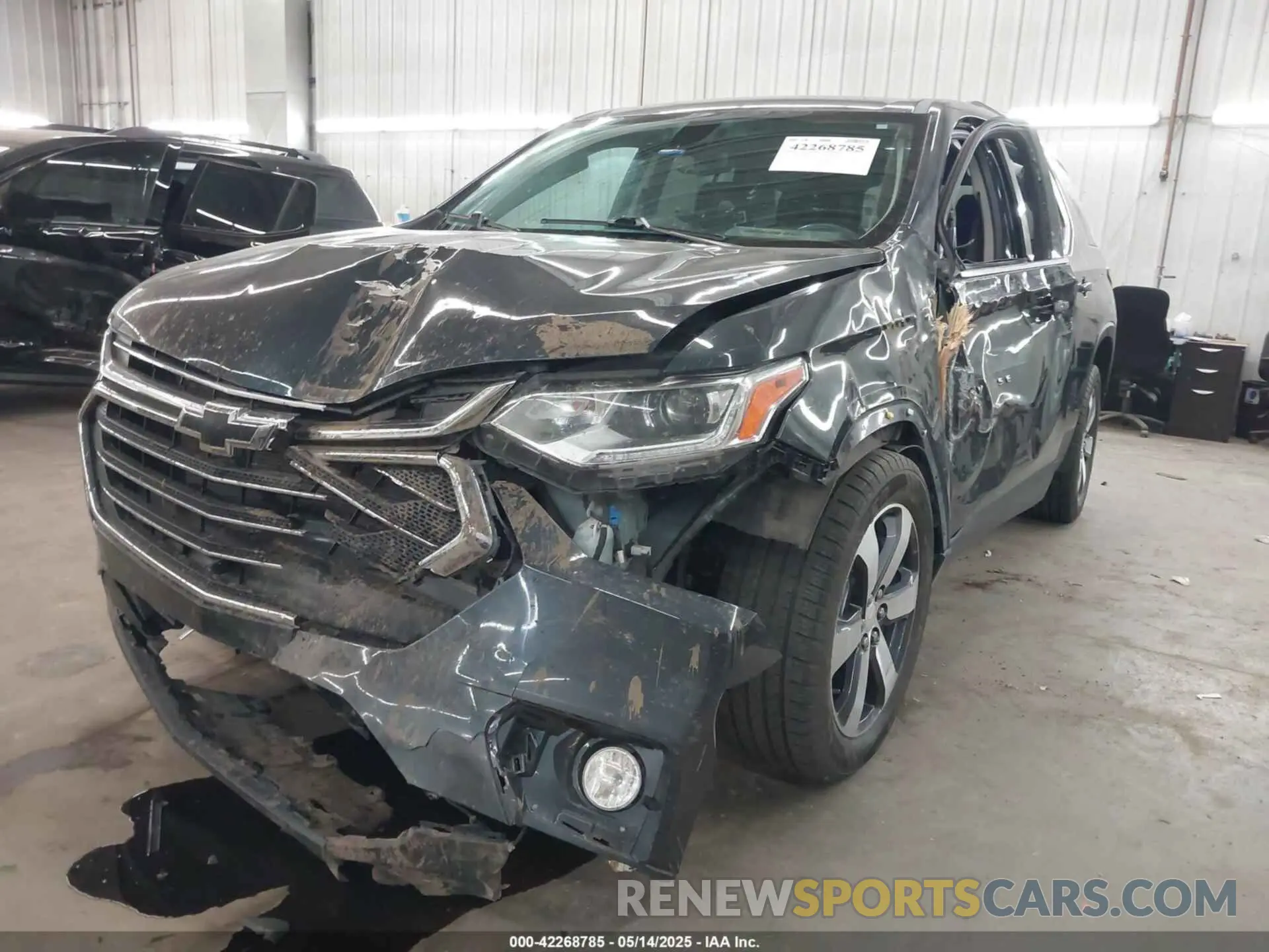 2 Photograph of a damaged car 1GNEVHKW1MJ124681 CHEVROLET TRAVERSE 2021