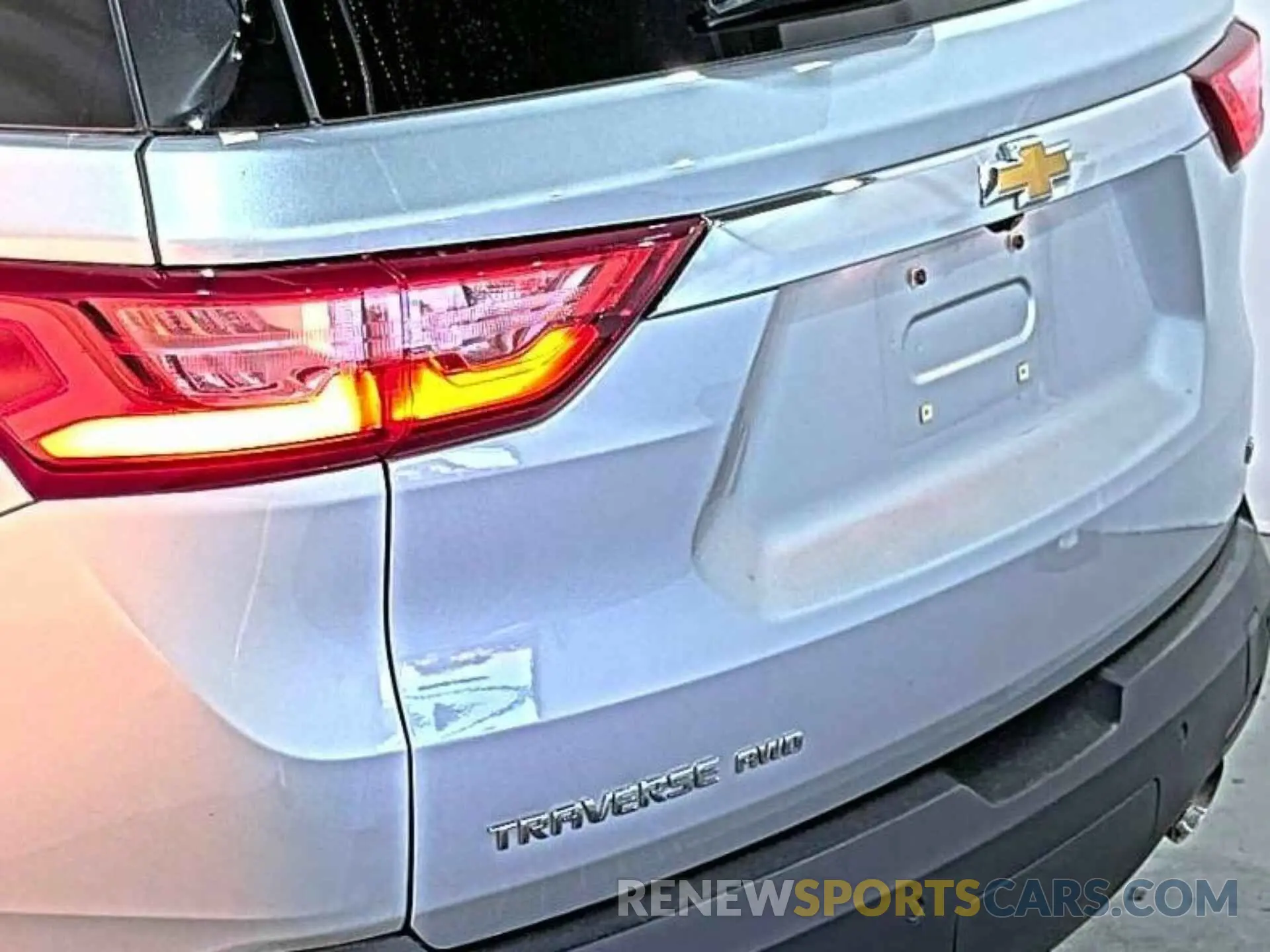 14 Photograph of a damaged car 1GNEVHKW1MJ185416 CHEVROLET TRAVERSE 2021