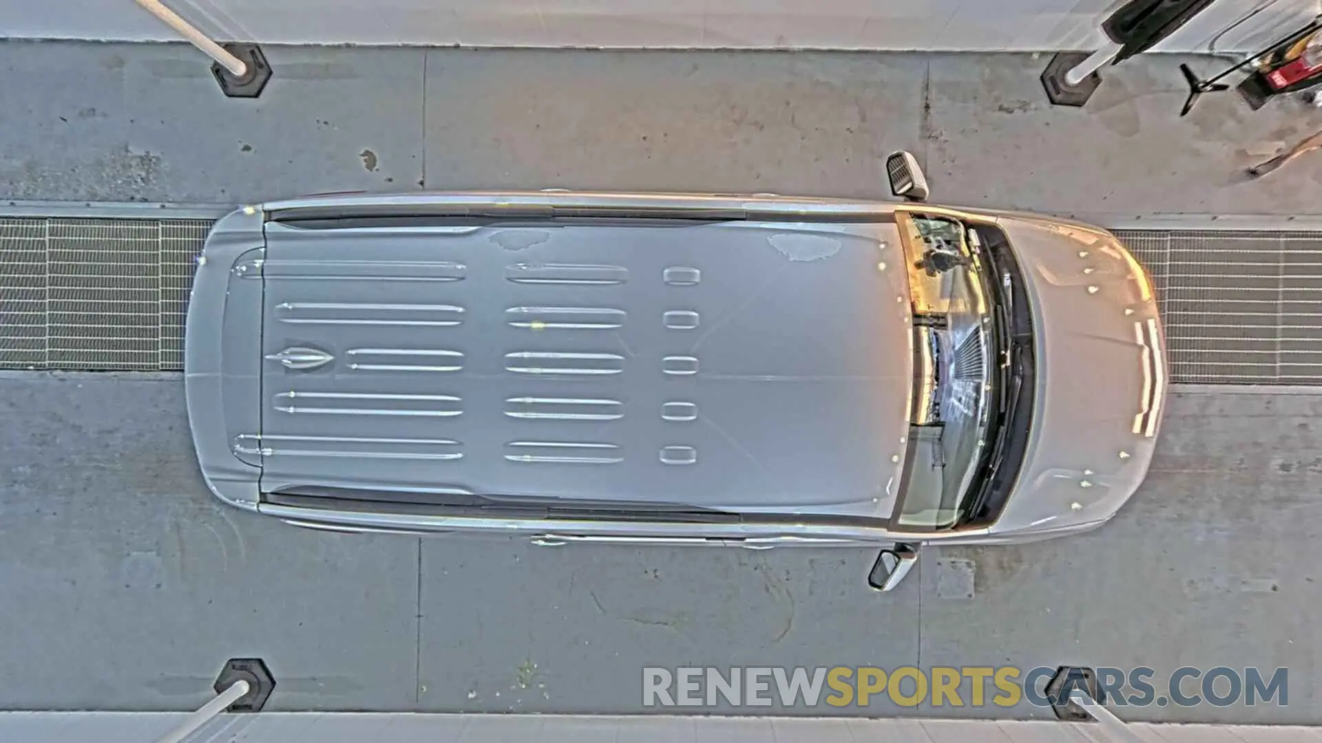 26 Photograph of a damaged car 1GNEVHKW1MJ185416 CHEVROLET TRAVERSE 2021