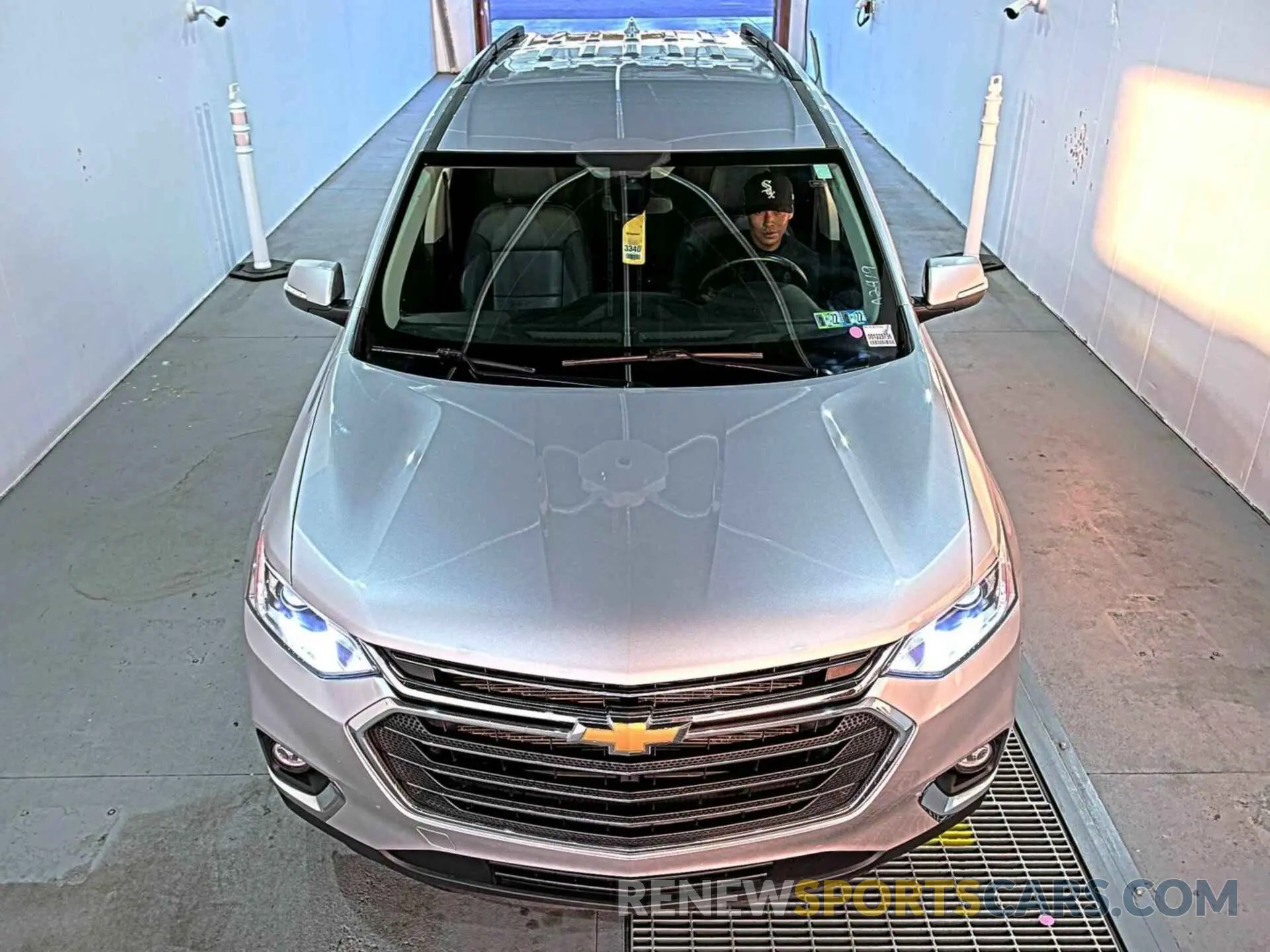 6 Photograph of a damaged car 1GNEVHKW1MJ185416 CHEVROLET TRAVERSE 2021