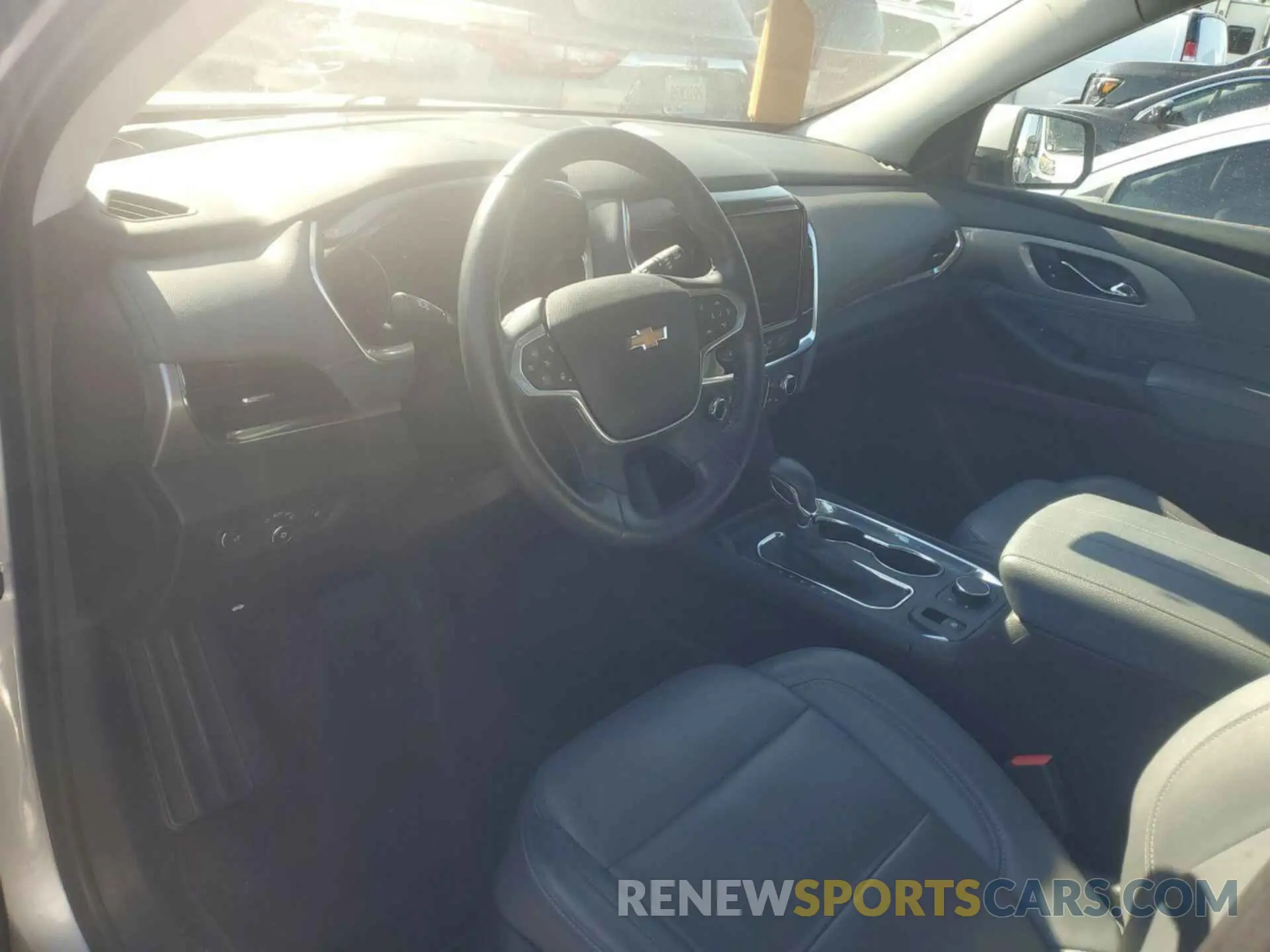 7 Photograph of a damaged car 1GNEVHKW1MJ185416 CHEVROLET TRAVERSE 2021