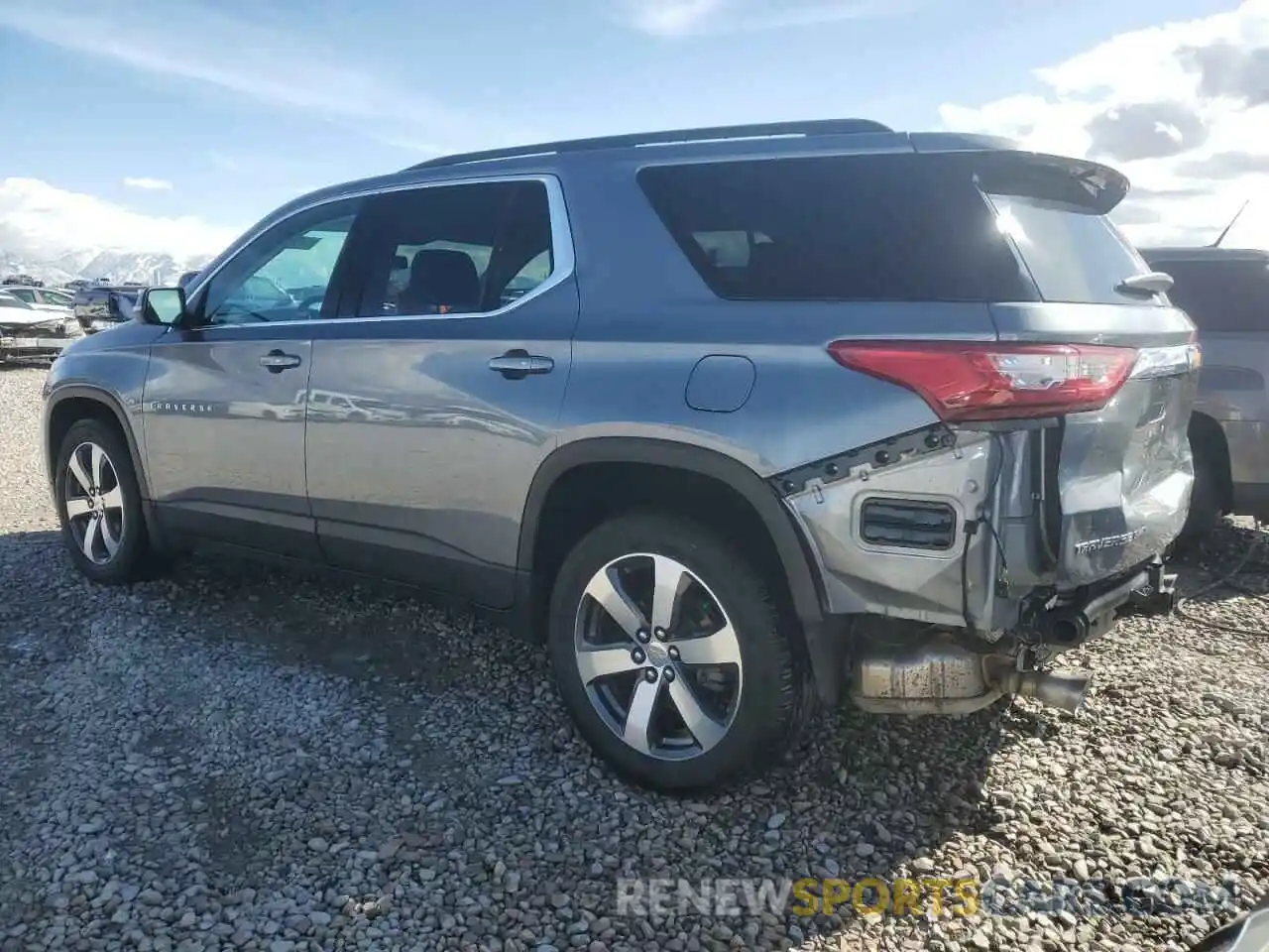 2 Photograph of a damaged car 1GNEVHKW1MJ213845 CHEVROLET TRAVERSE 2021