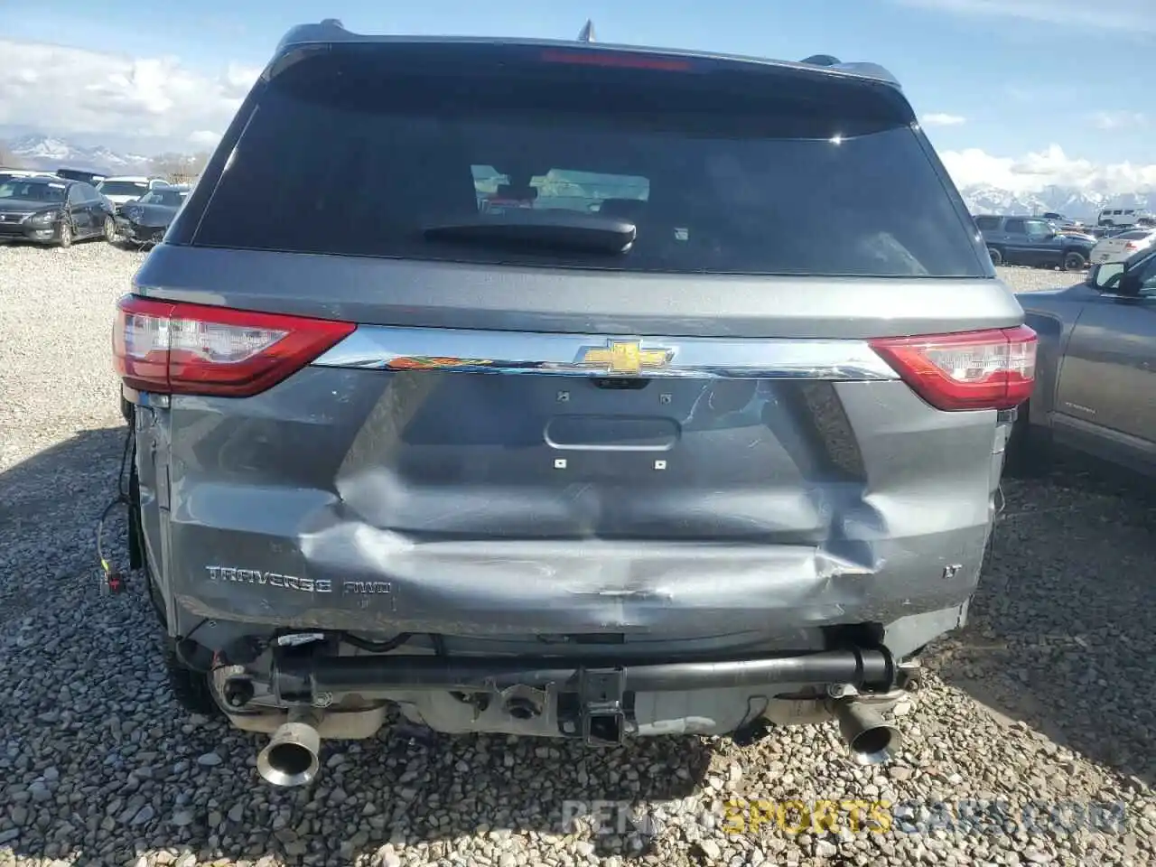 6 Photograph of a damaged car 1GNEVHKW1MJ213845 CHEVROLET TRAVERSE 2021