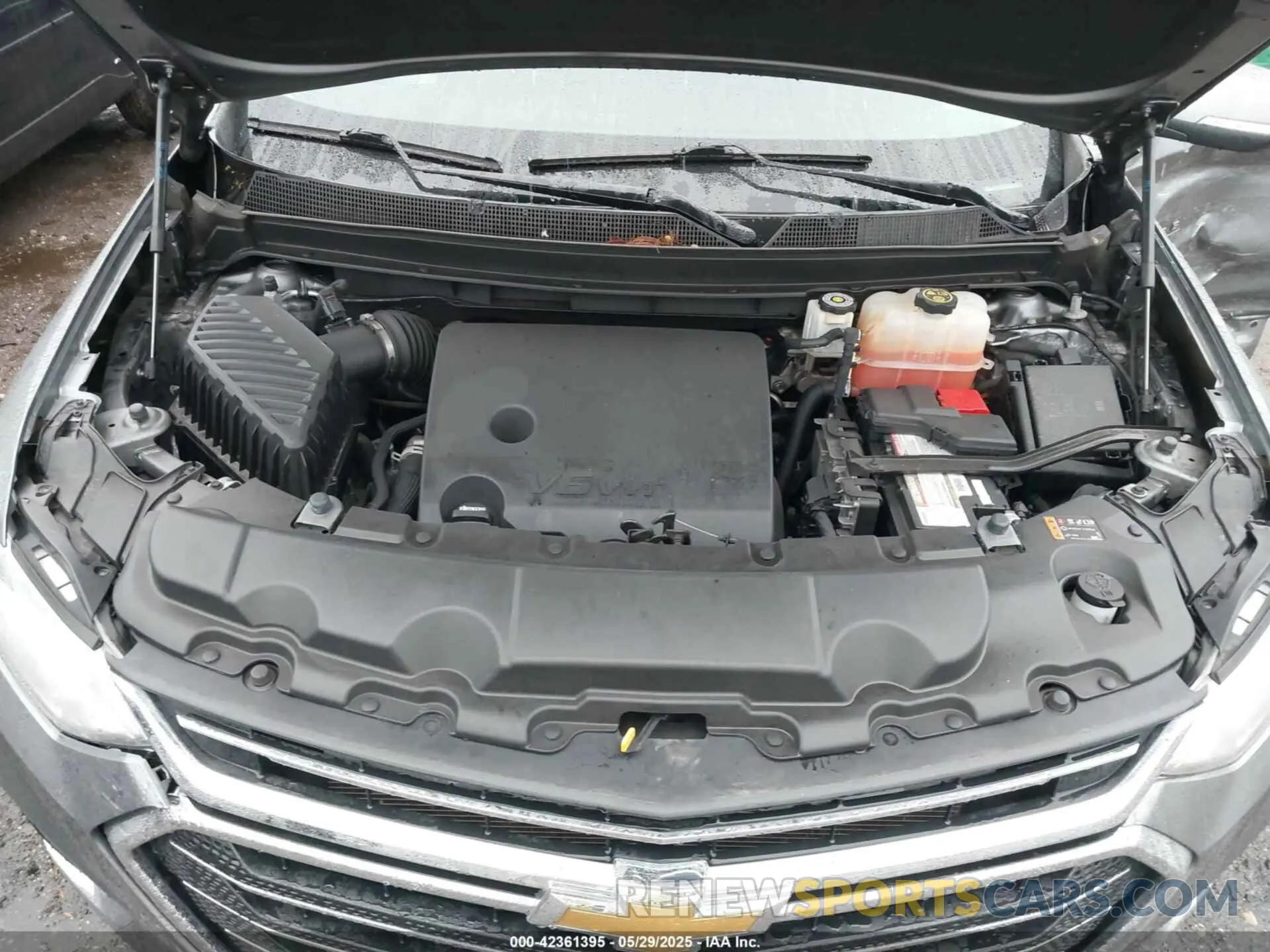10 Photograph of a damaged car 1GNEVHKW2MJ118405 CHEVROLET TRAVERSE 2021