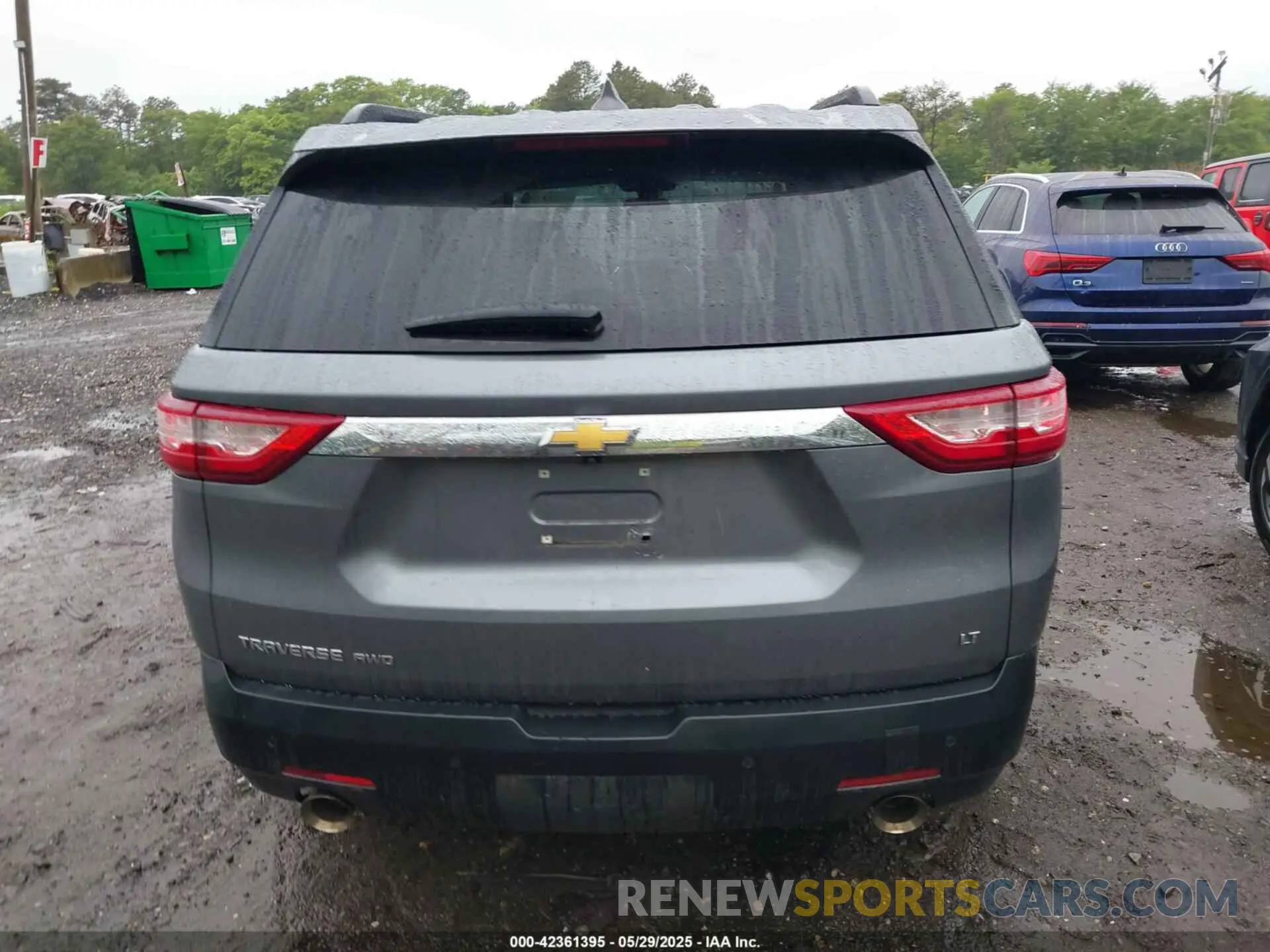 16 Photograph of a damaged car 1GNEVHKW2MJ118405 CHEVROLET TRAVERSE 2021