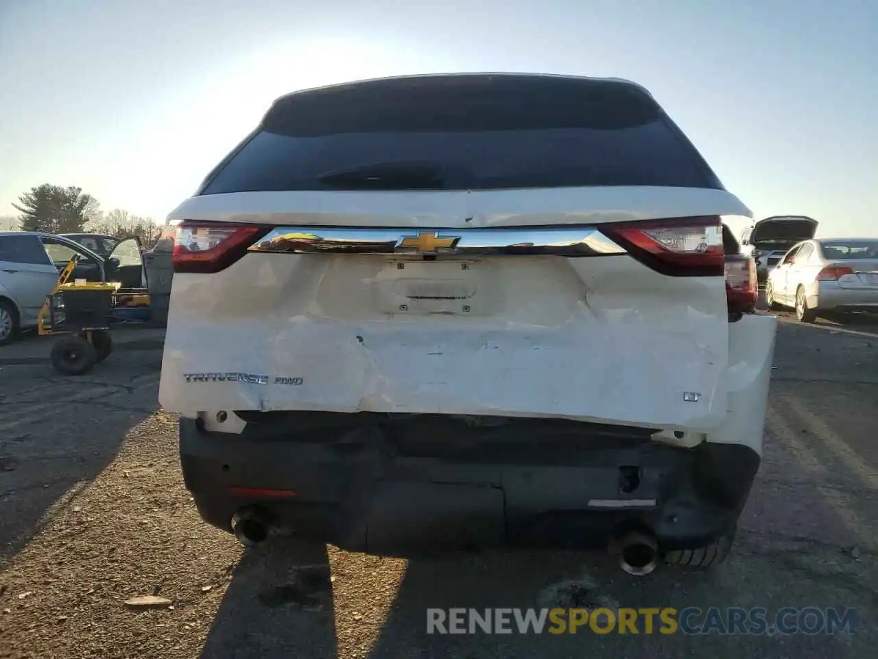 6 Photograph of a damaged car 1GNEVHKW2MJ251617 CHEVROLET TRAVERSE 2021