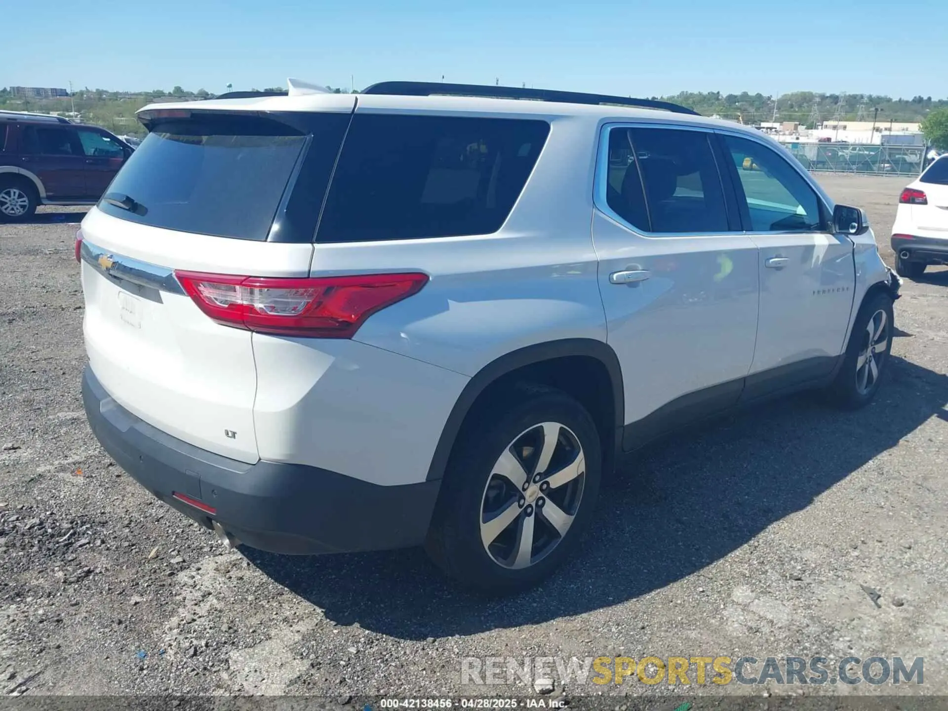 4 Photograph of a damaged car 1GNEVHKW3MJ151106 CHEVROLET TRAVERSE 2021