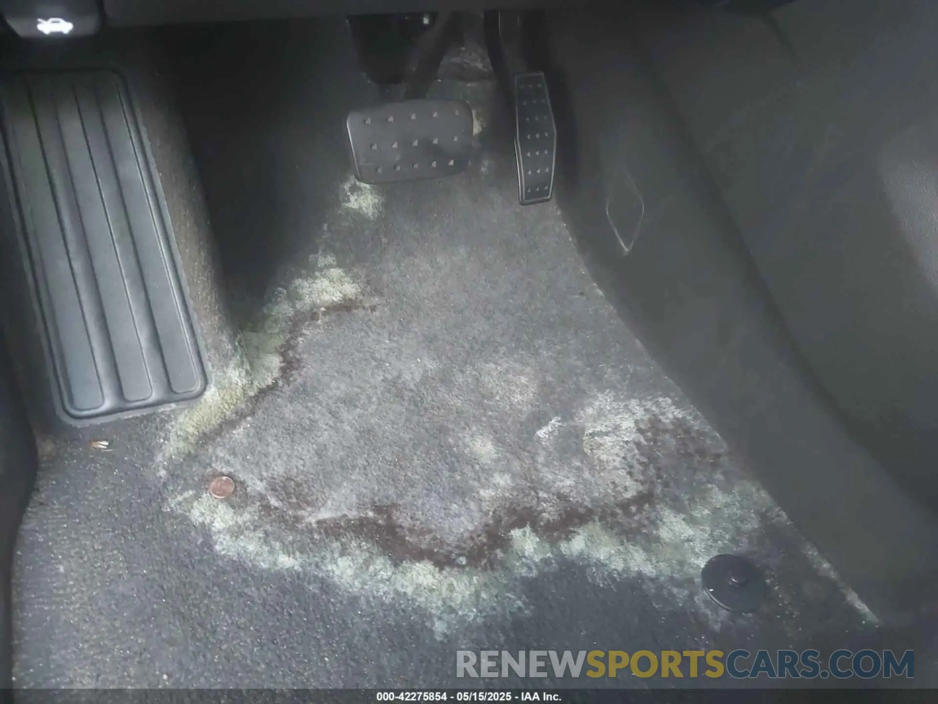 13 Photograph of a damaged car 1GNEVHKW3MJ154300 CHEVROLET TRAVERSE 2021