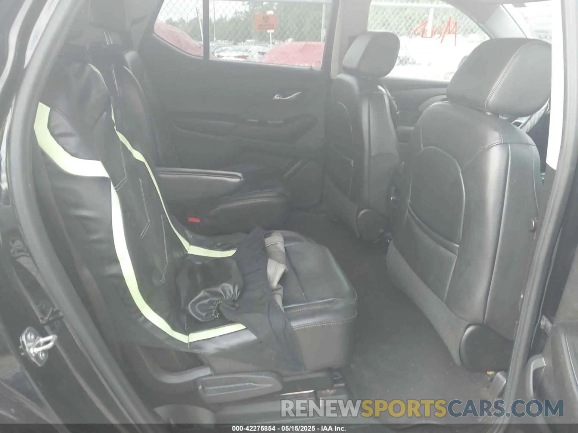 8 Photograph of a damaged car 1GNEVHKW3MJ154300 CHEVROLET TRAVERSE 2021