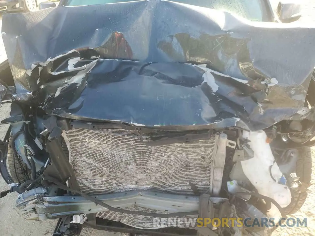 11 Photograph of a damaged car 1GNEVHKW3MJ156564 CHEVROLET TRAVERSE 2021