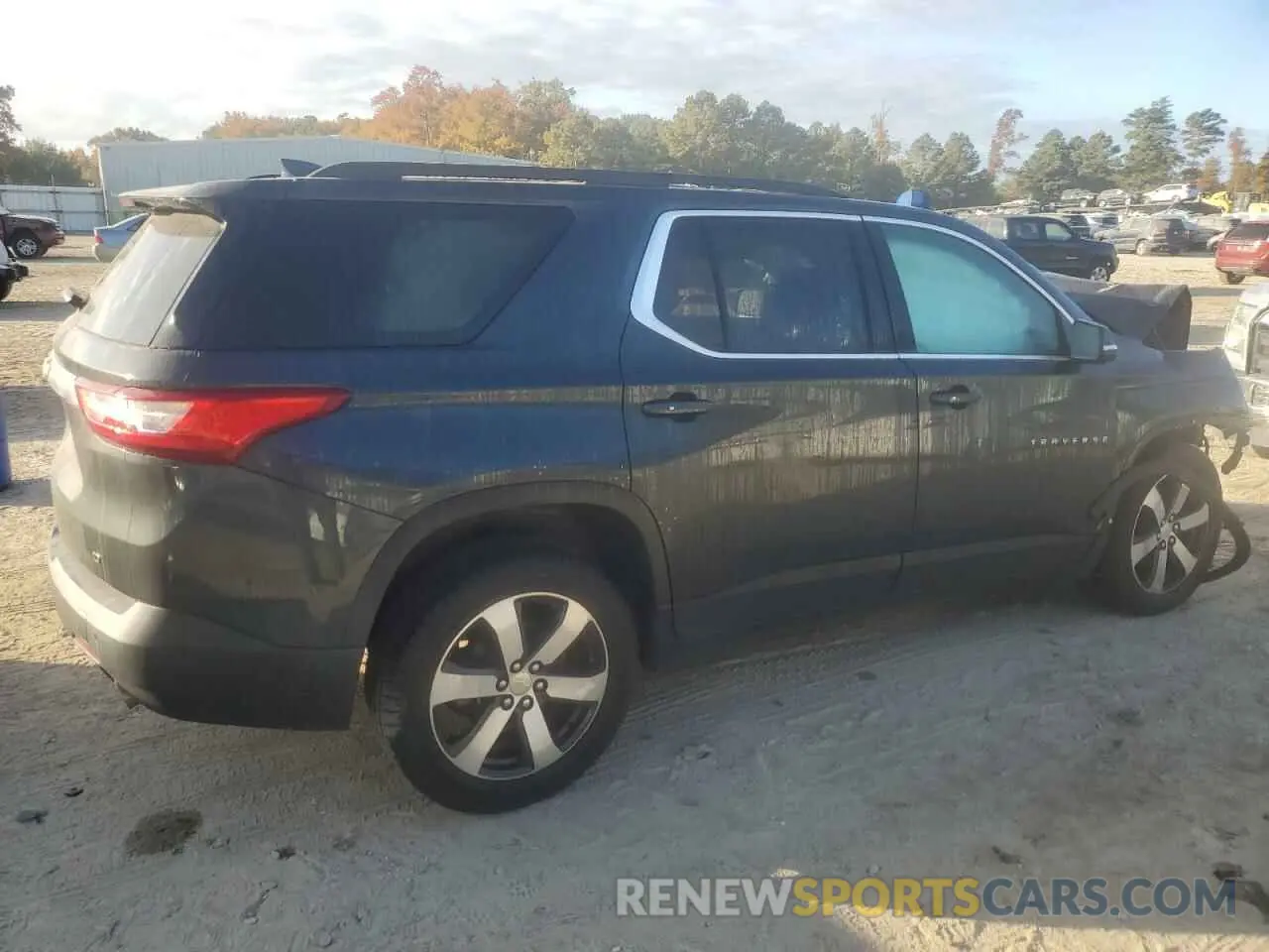 3 Photograph of a damaged car 1GNEVHKW3MJ156564 CHEVROLET TRAVERSE 2021