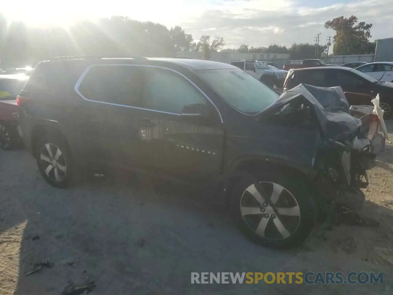 4 Photograph of a damaged car 1GNEVHKW3MJ156564 CHEVROLET TRAVERSE 2021
