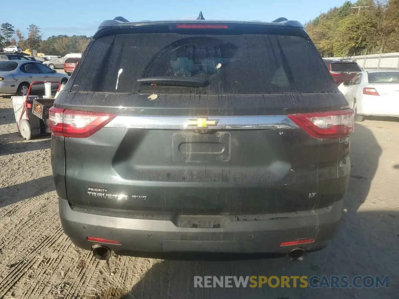 6 Photograph of a damaged car 1GNEVHKW3MJ156564 CHEVROLET TRAVERSE 2021