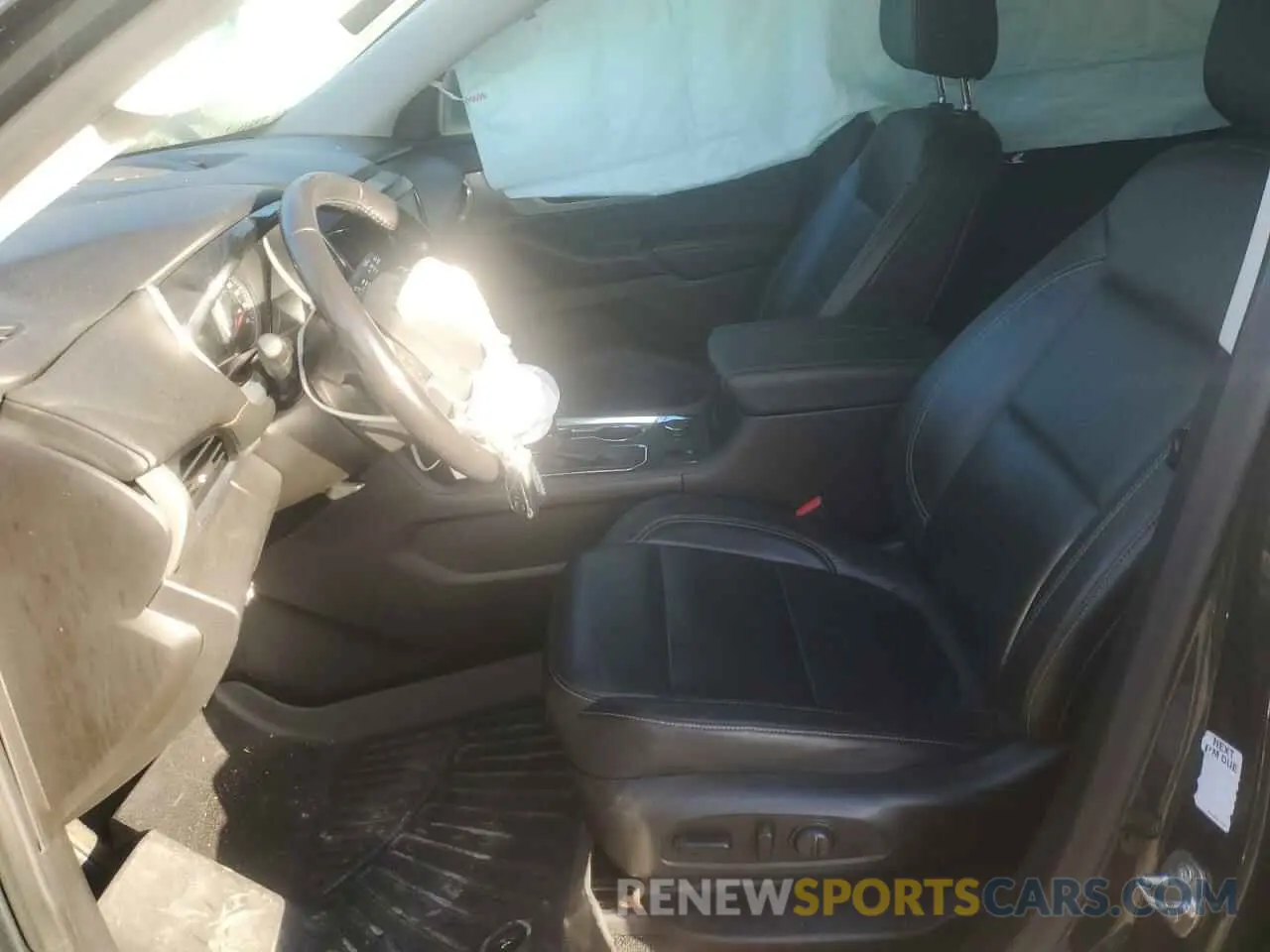 7 Photograph of a damaged car 1GNEVHKW3MJ156564 CHEVROLET TRAVERSE 2021