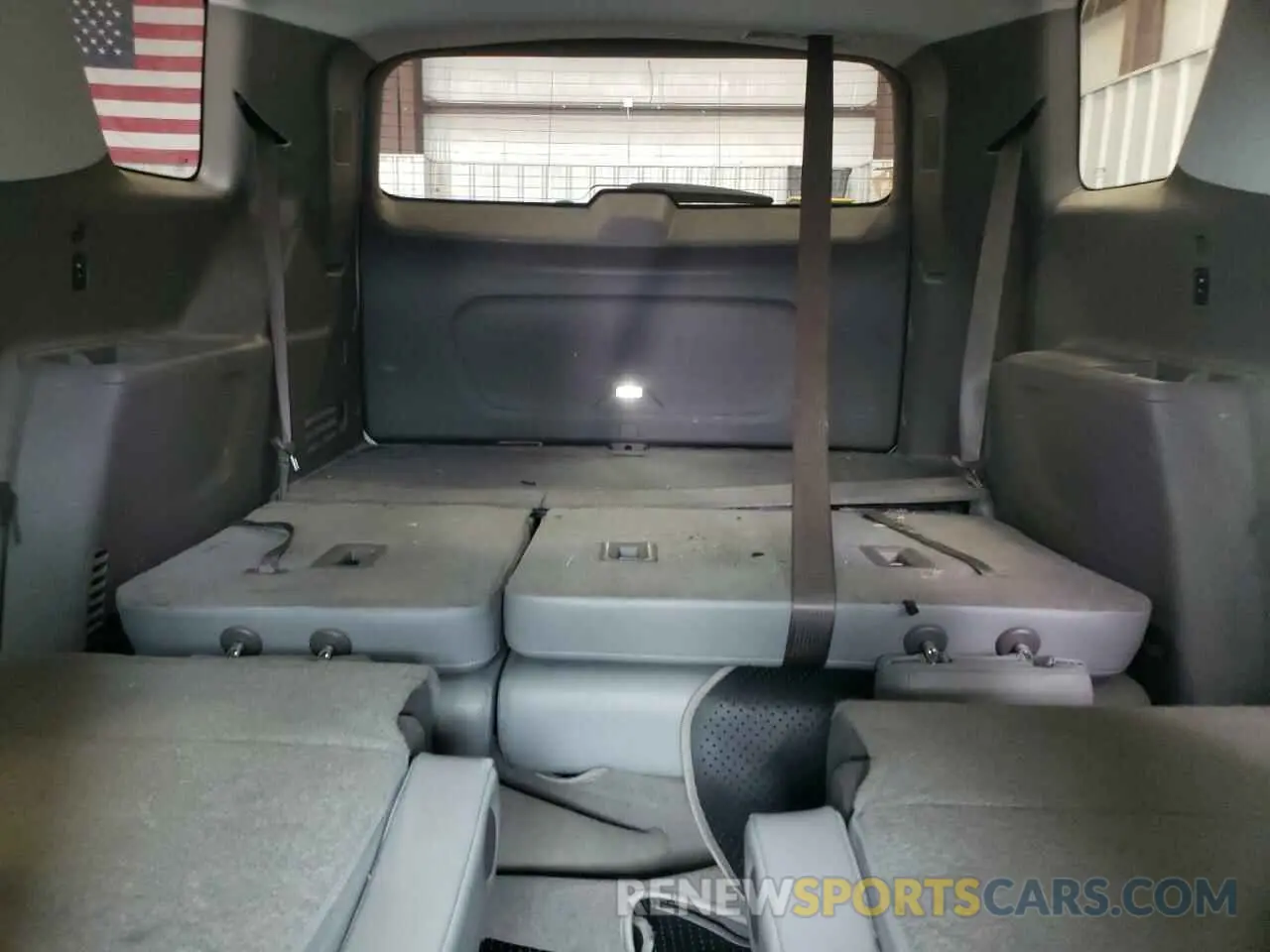 10 Photograph of a damaged car 1GNEVHKW3MJ169167 CHEVROLET TRAVERSE 2021