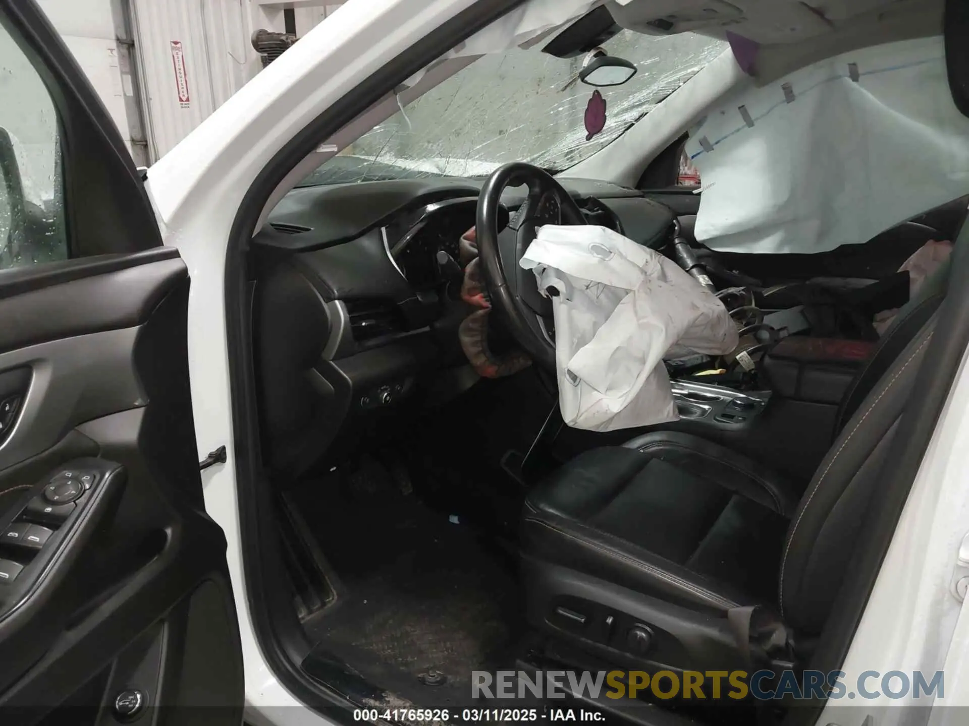 5 Photograph of a damaged car 1GNEVHKW3MJ220313 CHEVROLET TRAVERSE 2021
