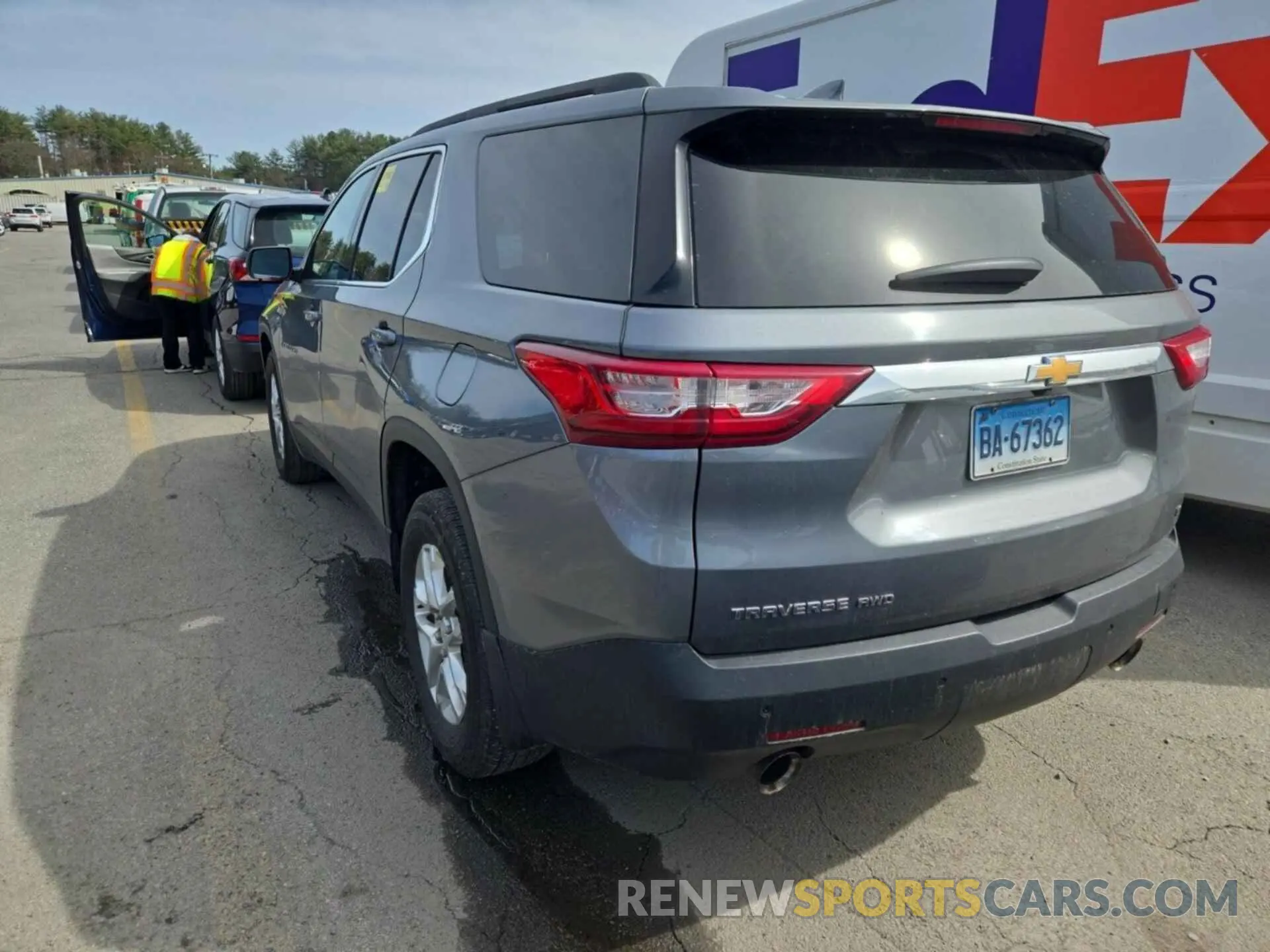 29 Photograph of a damaged car 1GNEVHKW4MJ185278 CHEVROLET TRAVERSE 2021