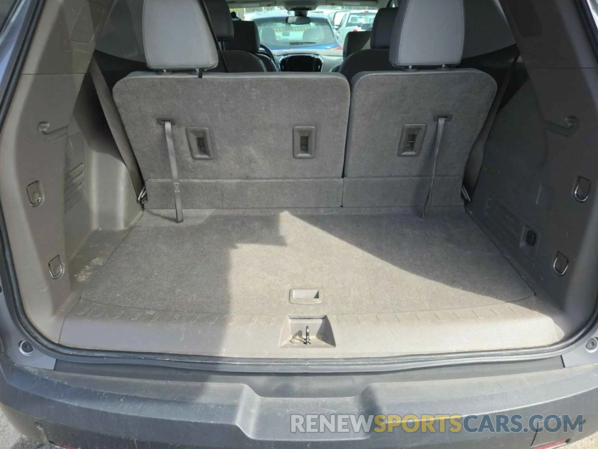 8 Photograph of a damaged car 1GNEVHKW4MJ185278 CHEVROLET TRAVERSE 2021