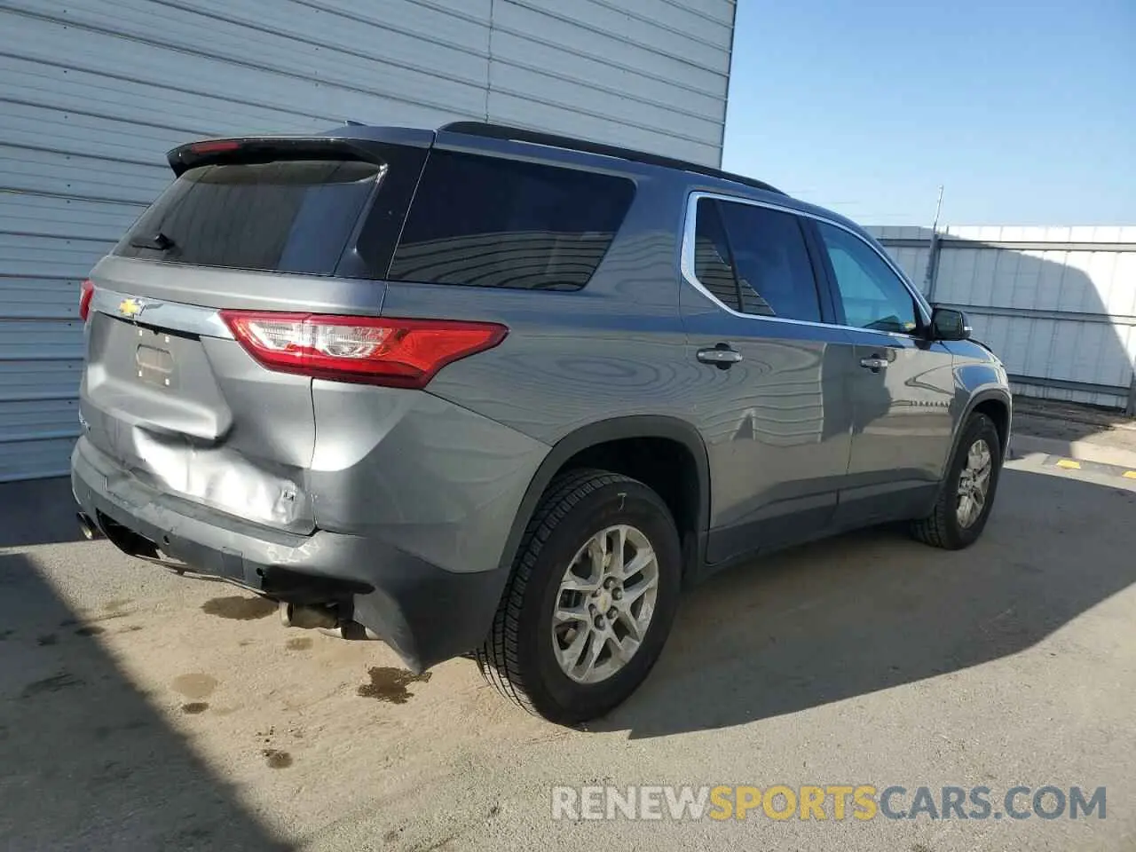 3 Photograph of a damaged car 1GNEVHKW4MJ185622 CHEVROLET TRAVERSE 2021