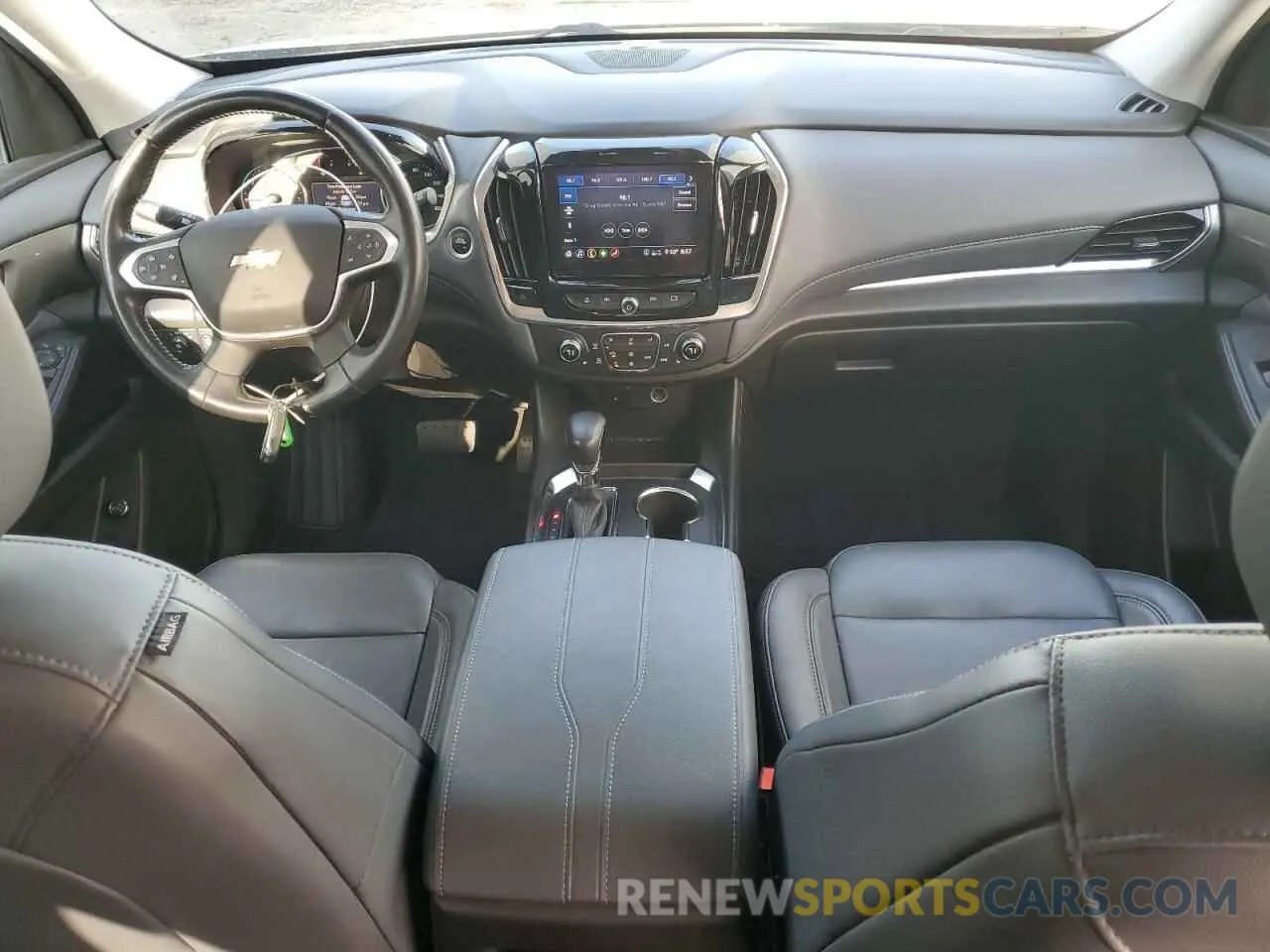8 Photograph of a damaged car 1GNEVHKW4MJ185622 CHEVROLET TRAVERSE 2021