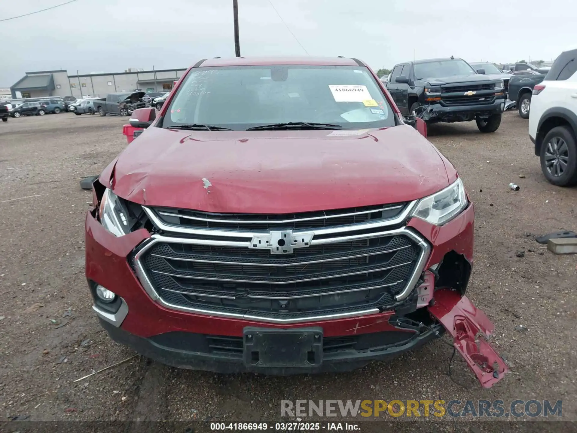 12 Photograph of a damaged car 1GNEVHKW5MJ204694 CHEVROLET TRAVERSE 2021